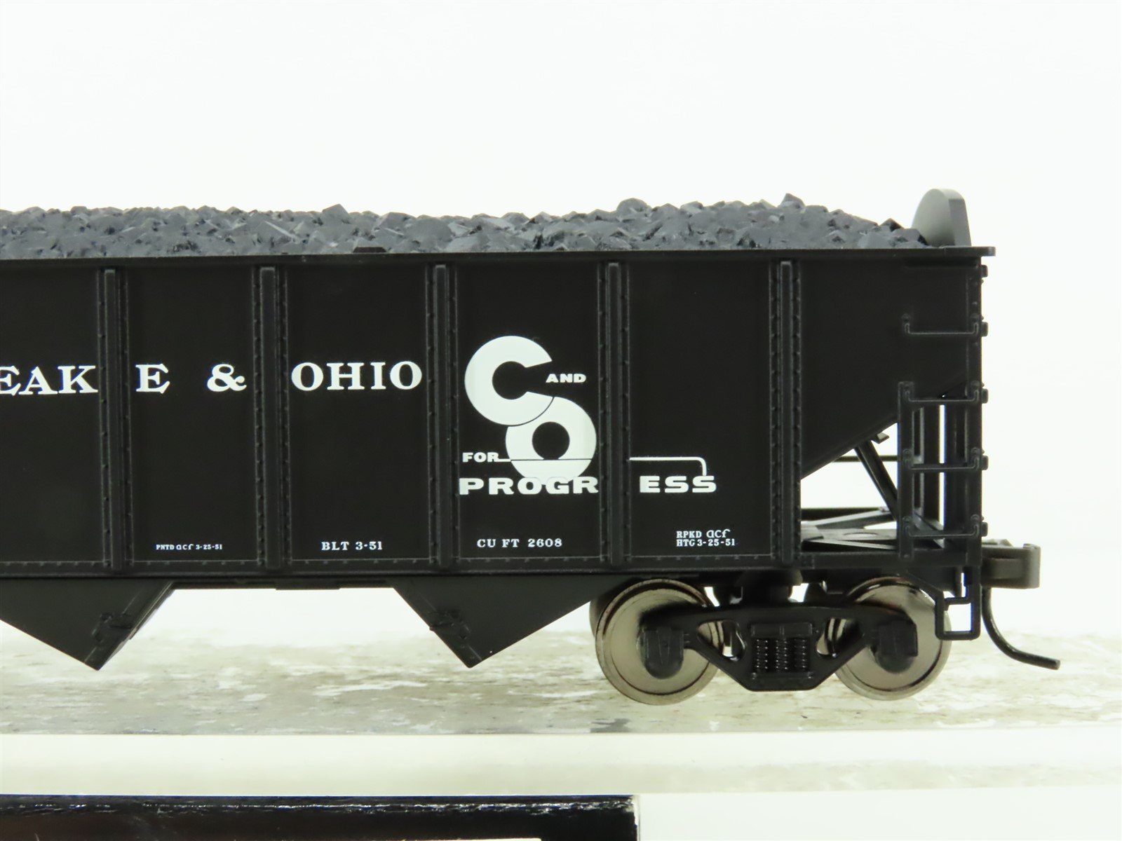 HO Scale Atlas Trainman #987 C&O Chesapeake & Ohio 3-Bay Hopper w/ Load #101038