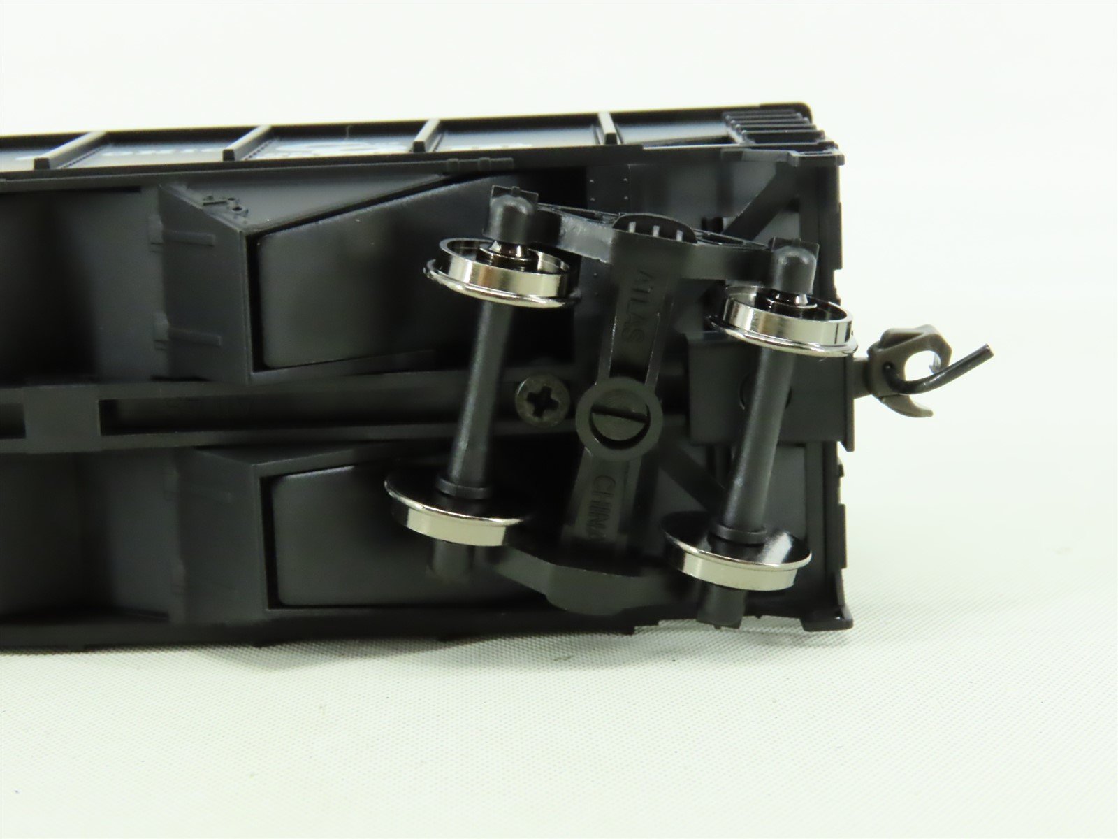 HO Scale Atlas Trainman #987 C&O Chesapeake & Ohio 3-Bay Hopper w/ Load #101038