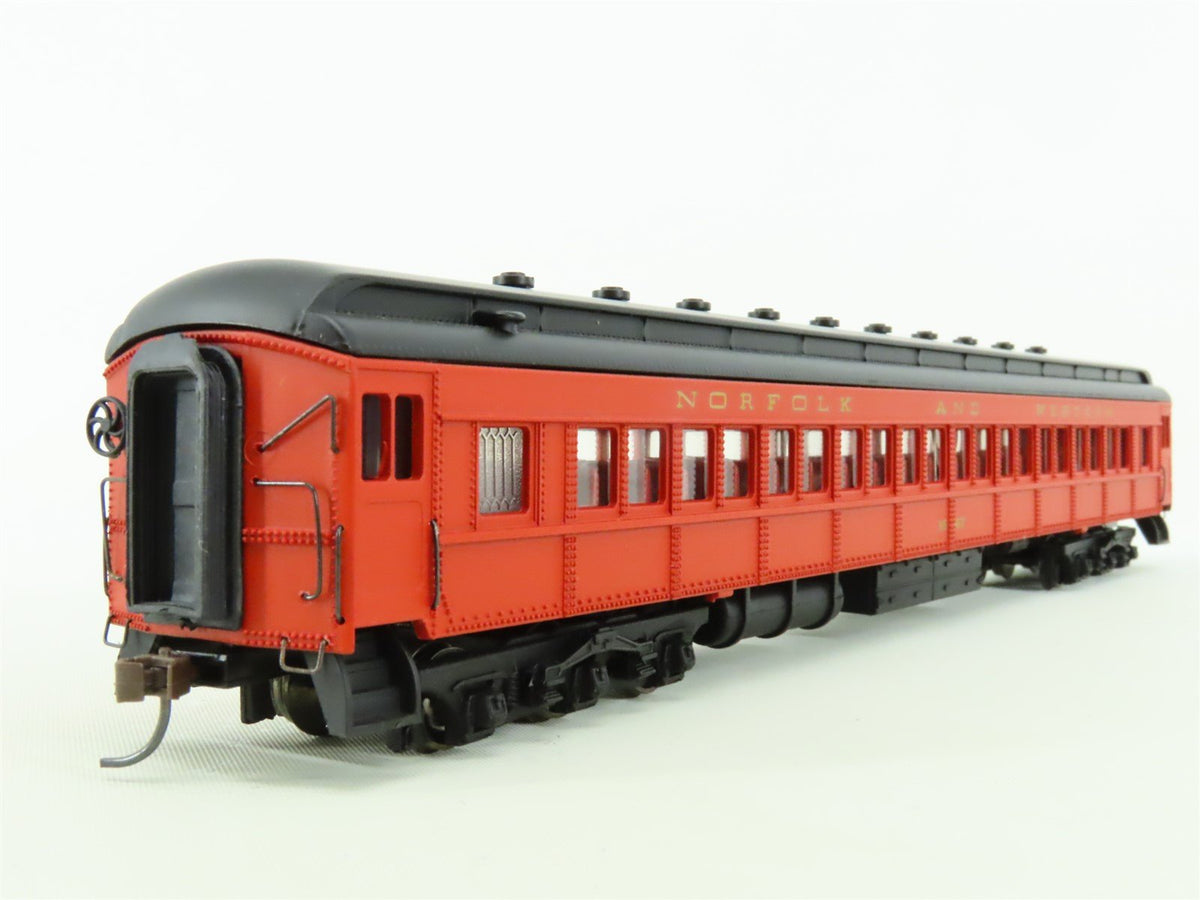 HO Scale Bachmann Spectrum 89415 NW Norfolk &amp; Western Coach Passenger Car #1647