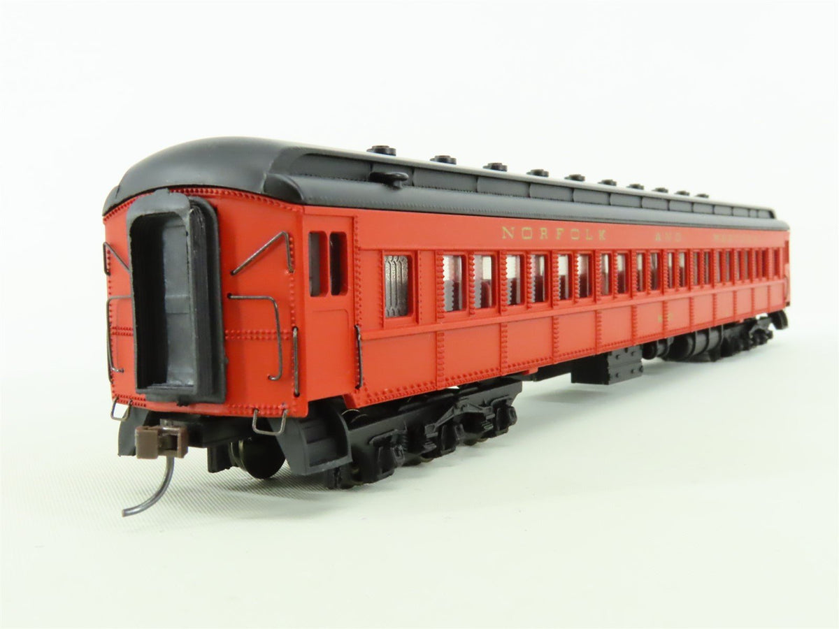 HO Scale Bachmann Spectrum 89415 NW Norfolk &amp; Western Coach Passenger Car #1647