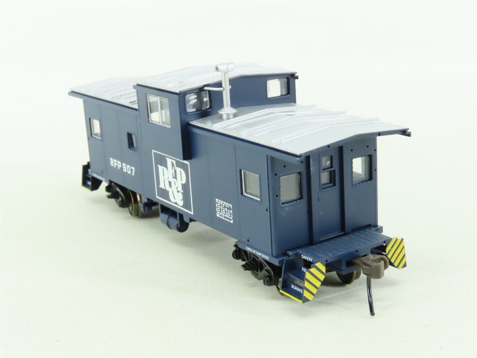 HO Scale Atlas #1925 RF&P Richmond Fredericksburg & Potomac EV Caboose #907