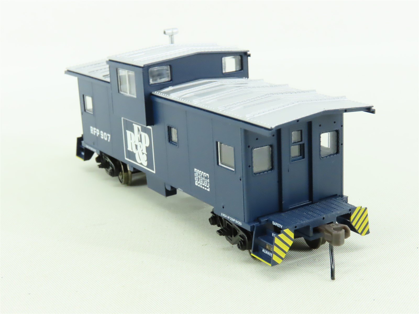 HO Scale Atlas #1925 RF&P Richmond Fredericksburg & Potomac EV Caboose #907
