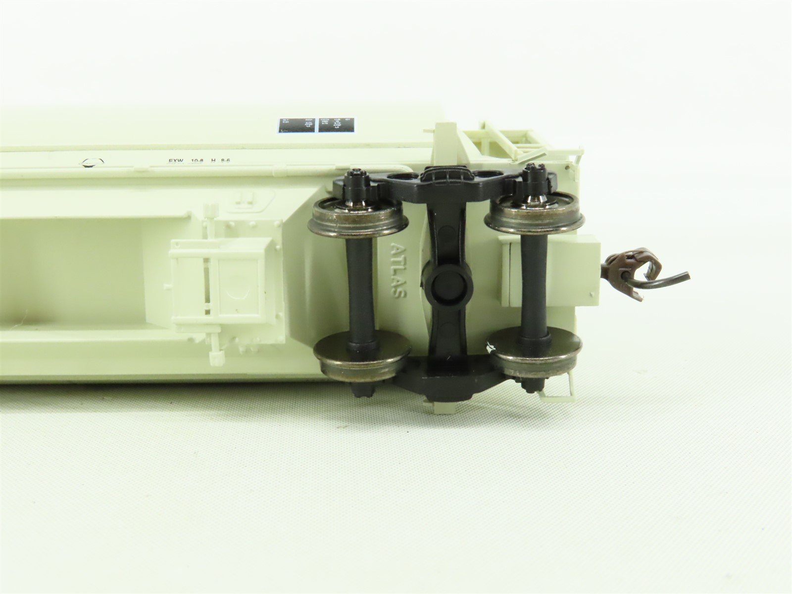 HO Atlas #1120C ACFX Stauffer Chemicals 3-Bay Cylindrical Covered Hopper #60741