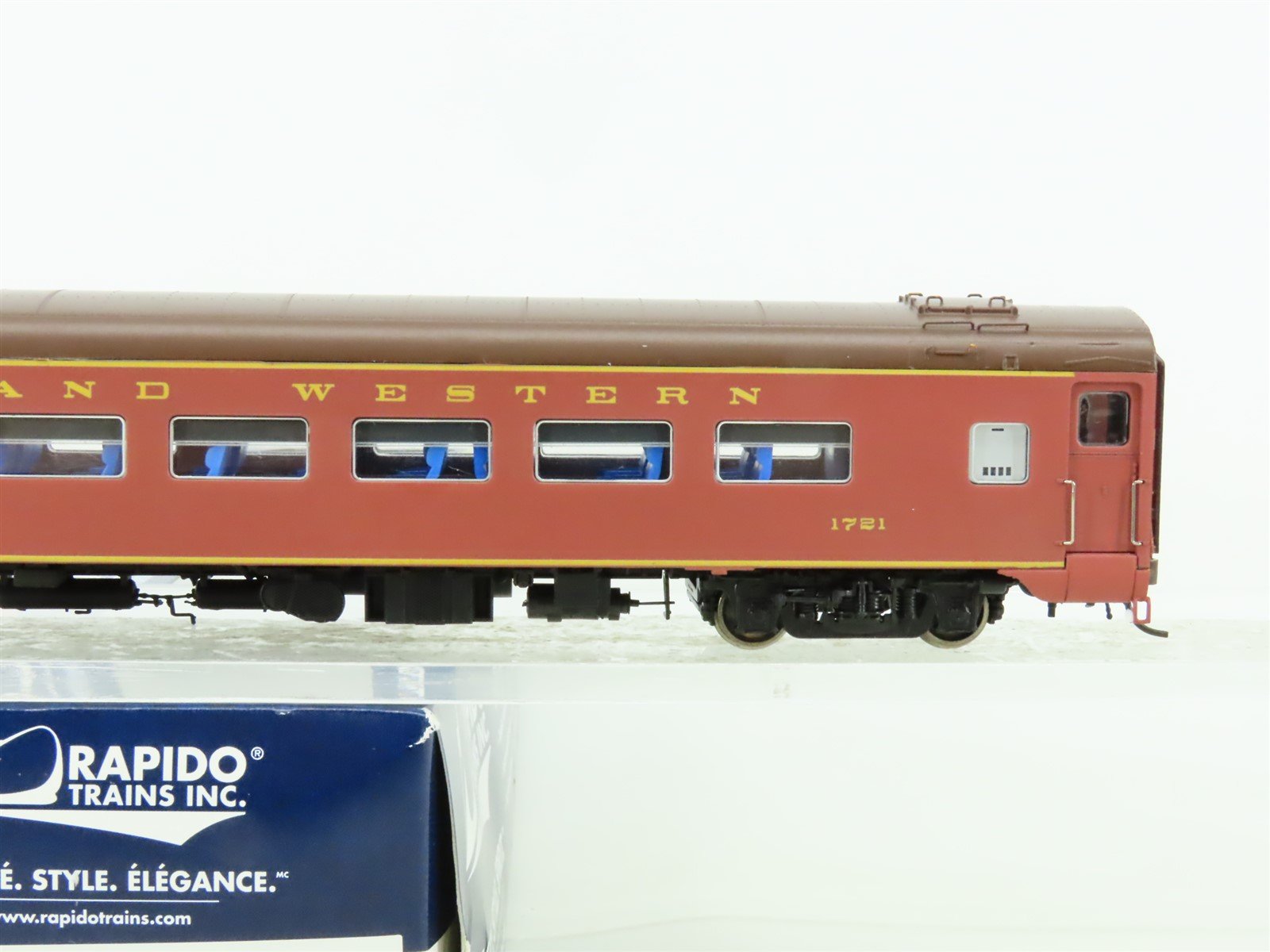 Rapido Trains HO Scale 100226 Leg-Rest Coach Norfolk & Western #1721 Rapido Trains HO Scale 100226 Leg-Rest Coach Norfolk & Western #1721