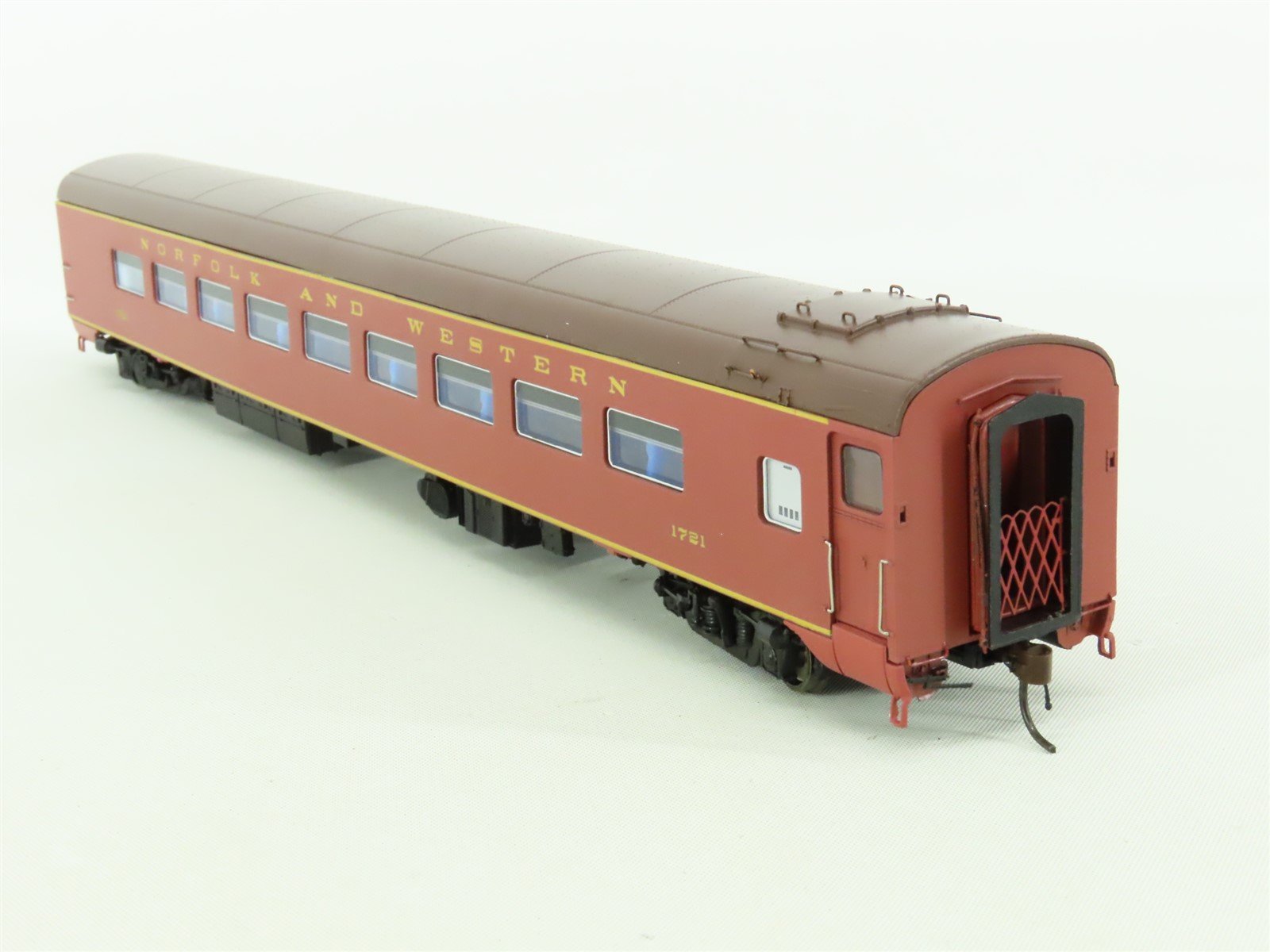 HO Rapido Continental Line #100226 N&W Norfolk & Western Coach Passenger #1721