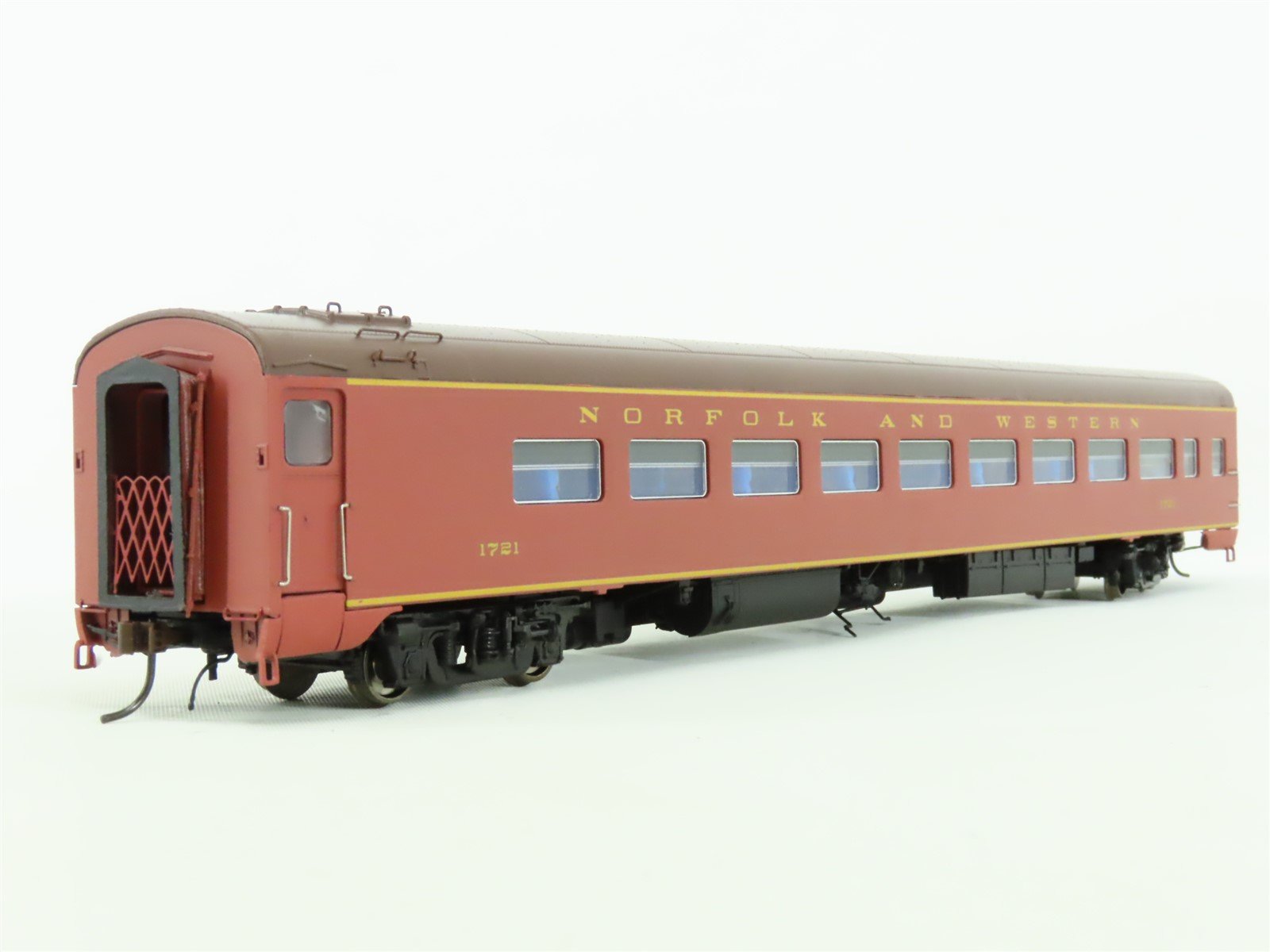 HO Rapido Continental Line #100226 N&W Norfolk & Western Coach Passenger #1721