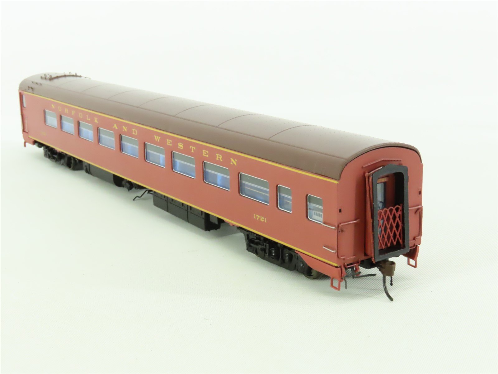 HO Rapido Continental Line #100226 N&W Norfolk & Western Coach Passenger #1721