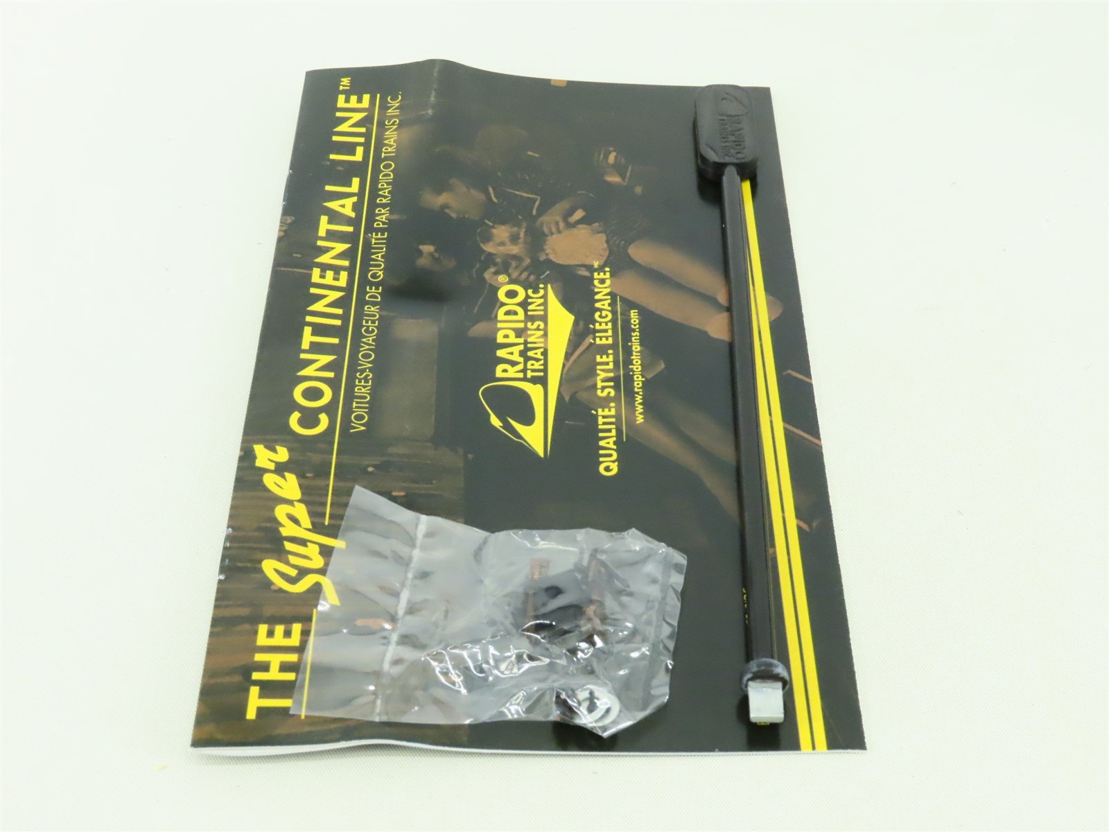 HO Rapido Continental Line #100226 N&W Norfolk & Western Coach Passenger #1721