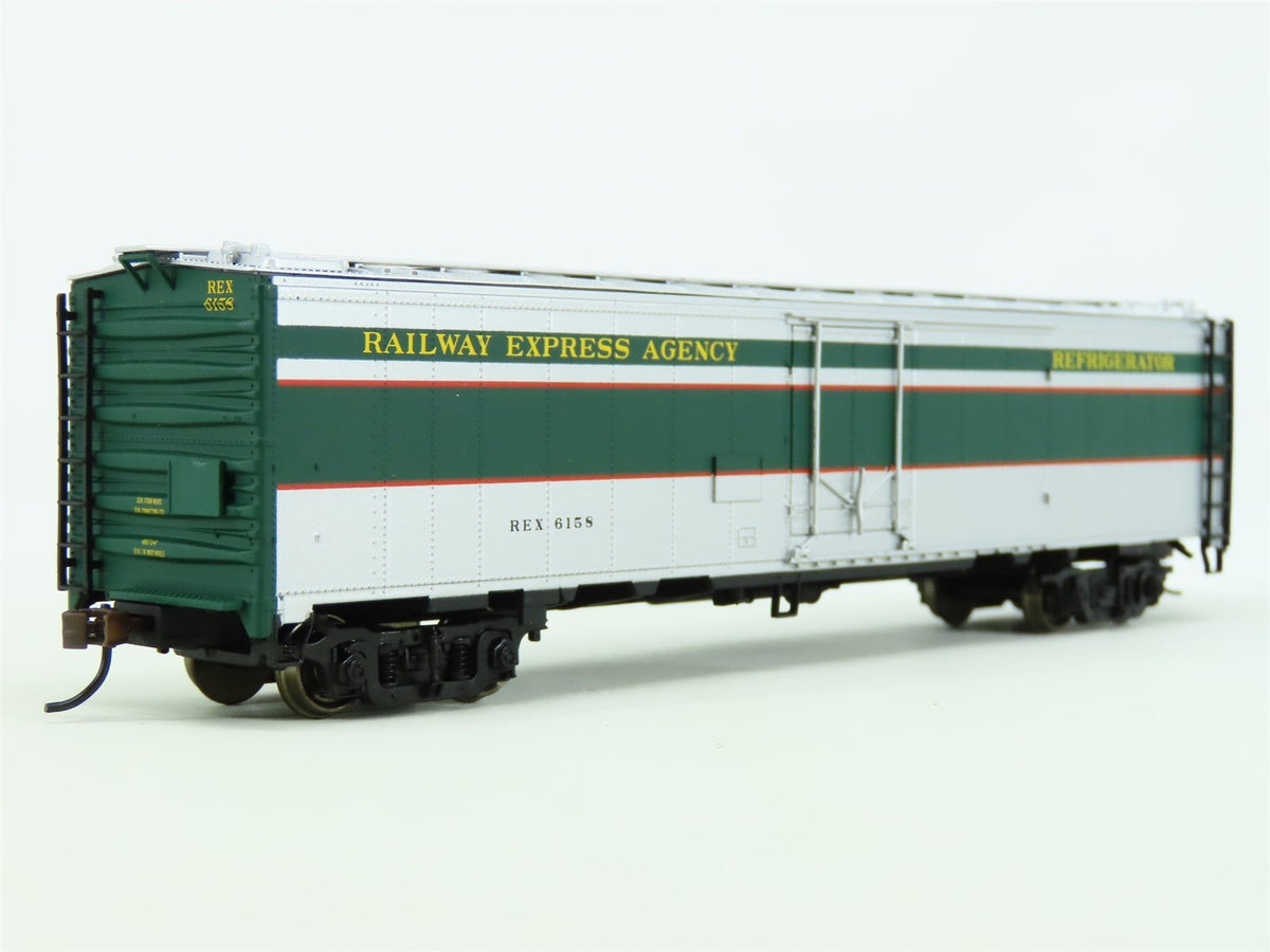 HO Scale Walthers #932-26249 REX REA Express 50&#39; Reefer 2-Pack #6158 &amp; 6183