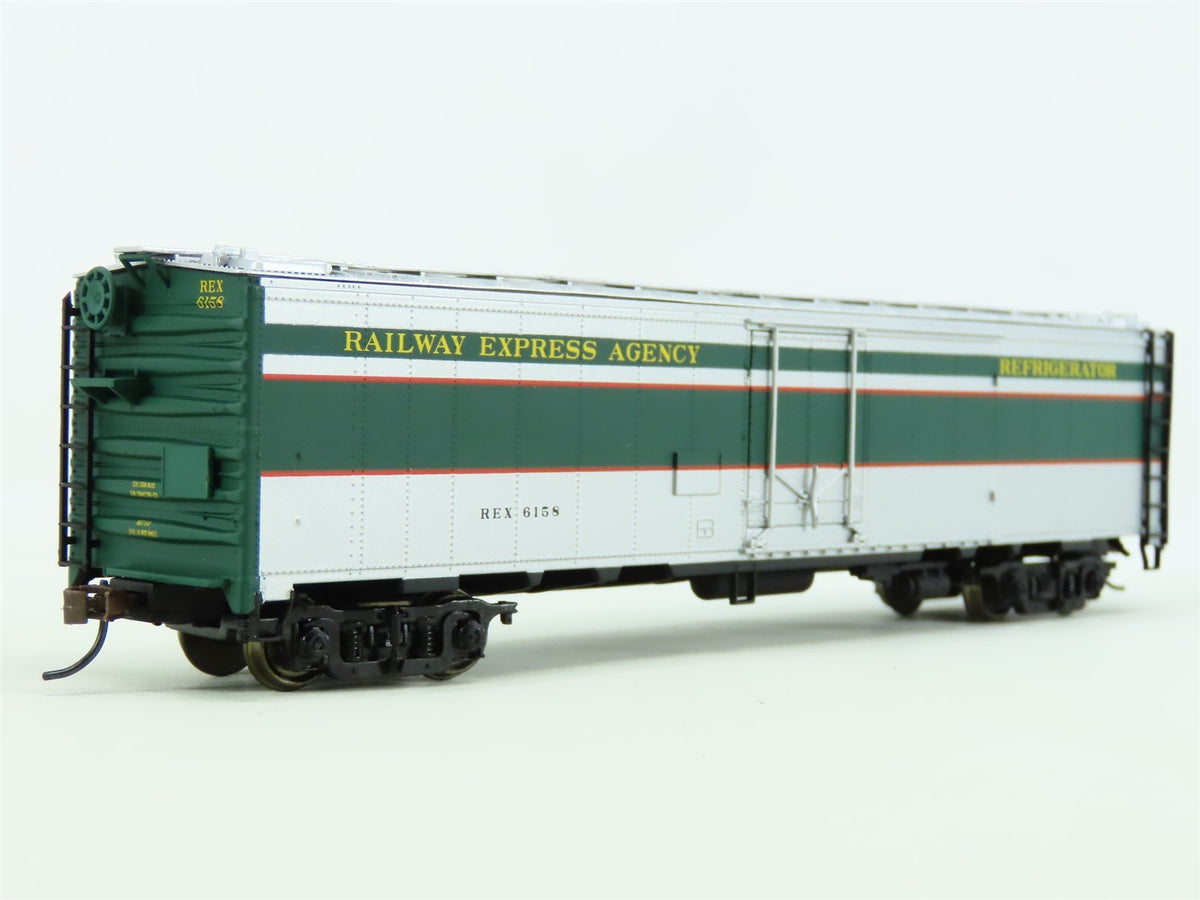 HO Scale Walthers #932-26249 REX REA Express 50&#39; Reefer 2-Pack #6158 &amp; 6183