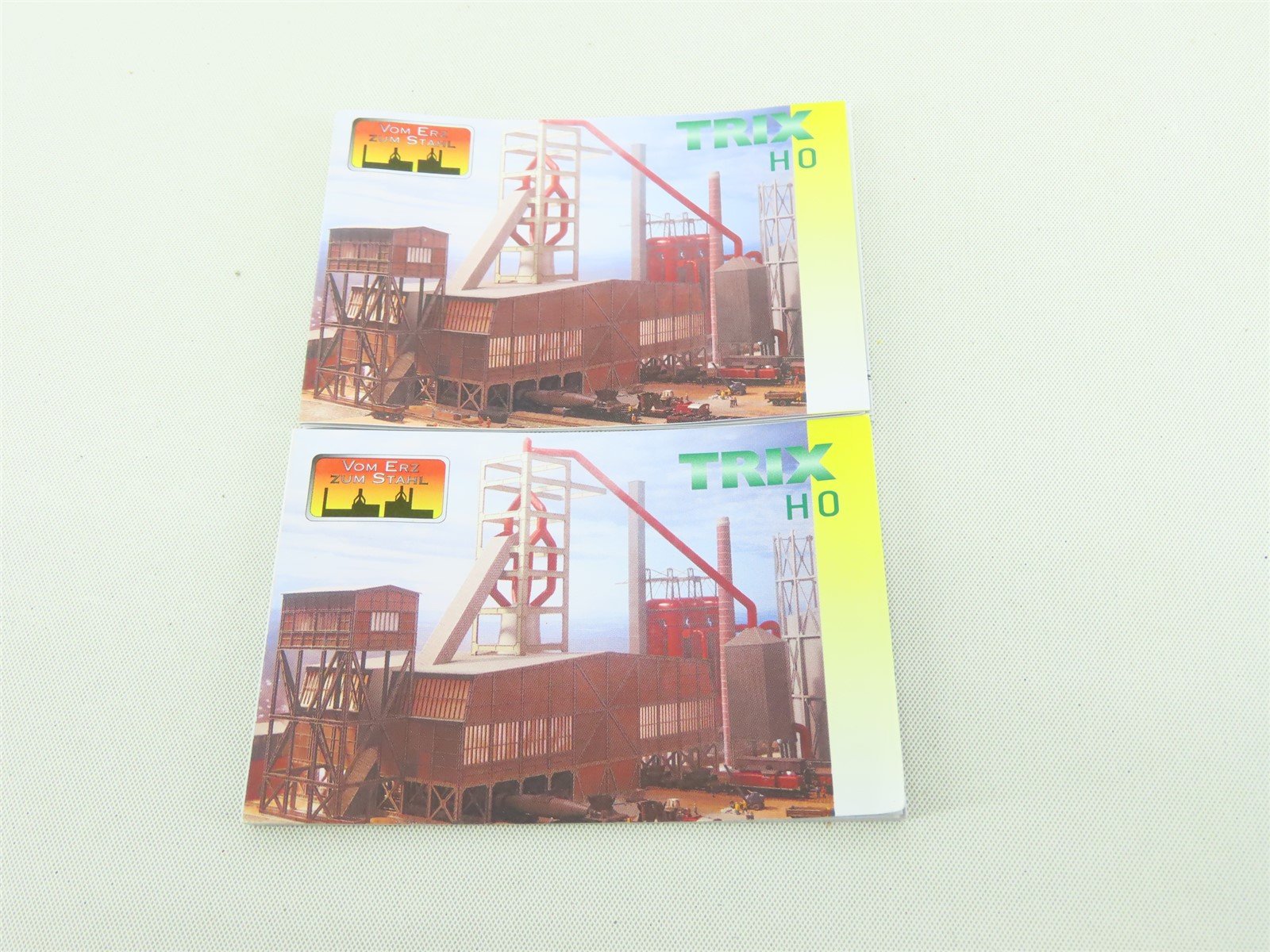 HO Scale Trix 24407 DB German Era IV Coal Tub Container Cars w/Load 2-Pack