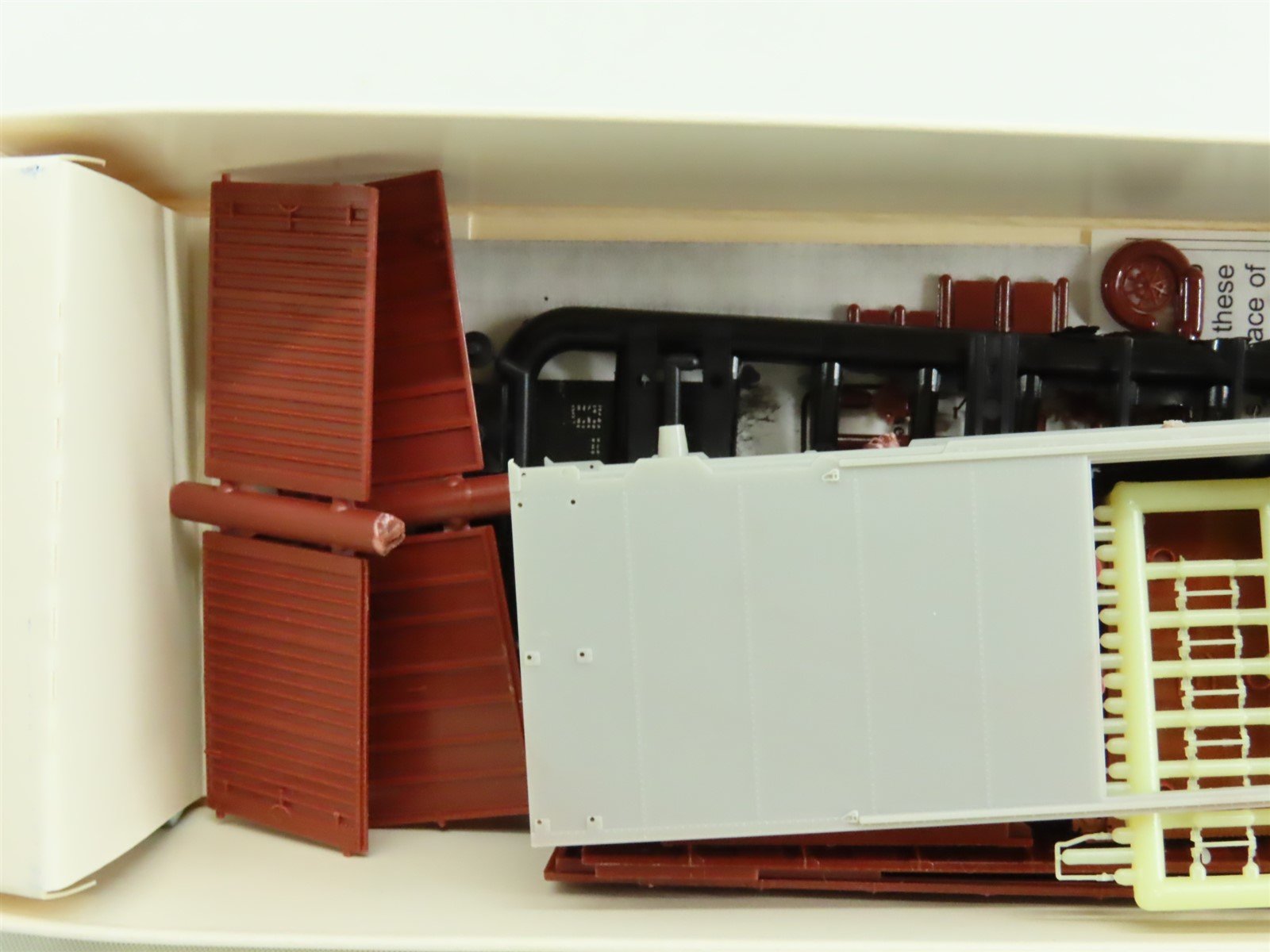 HO Scale Branchline Blueprint Kit #1600 Undecorated 40' Single Door Box Car