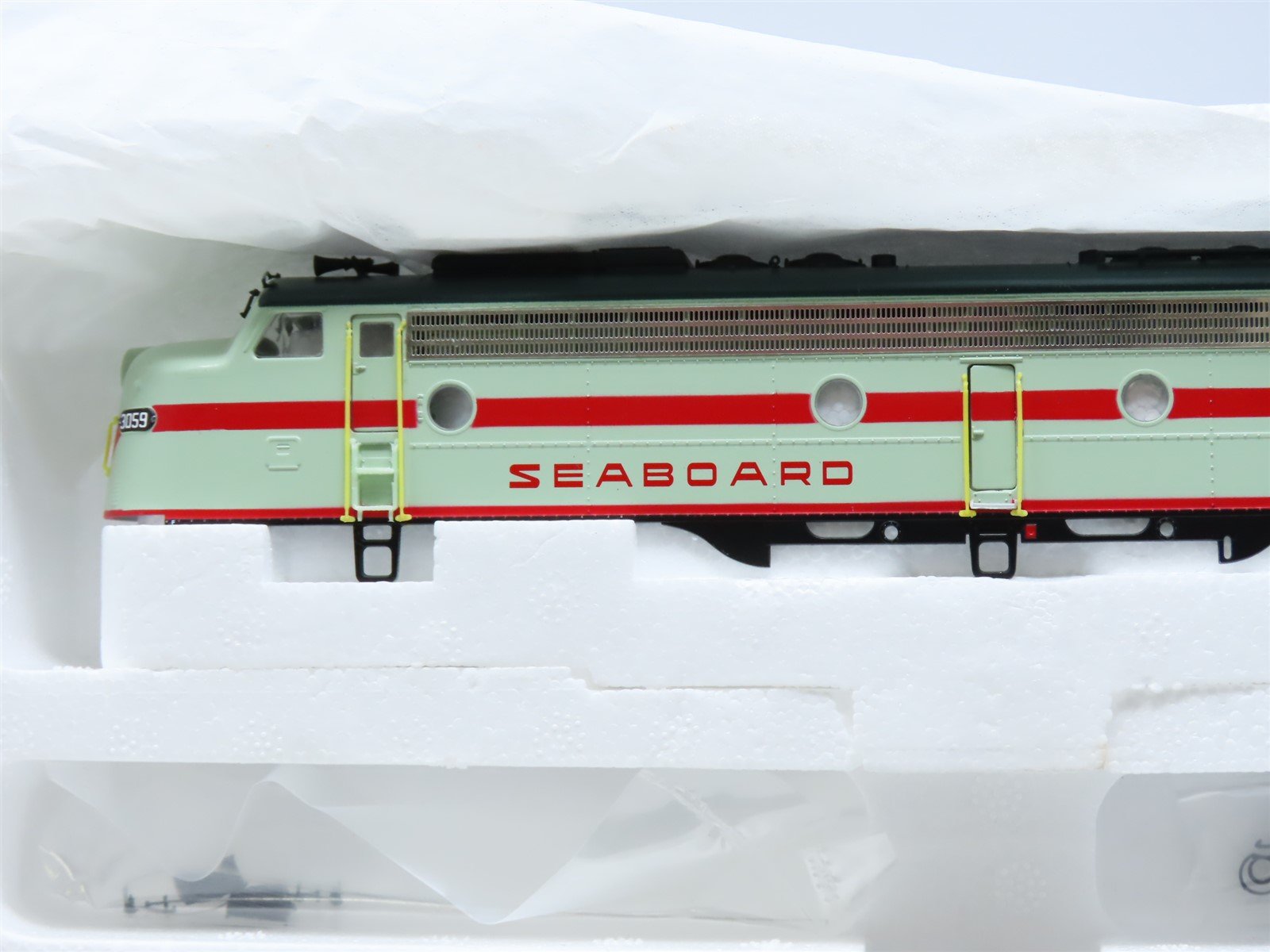 HO Scale Proto 2000 21010 SAL Seaboard Air Line EMD E8/9A