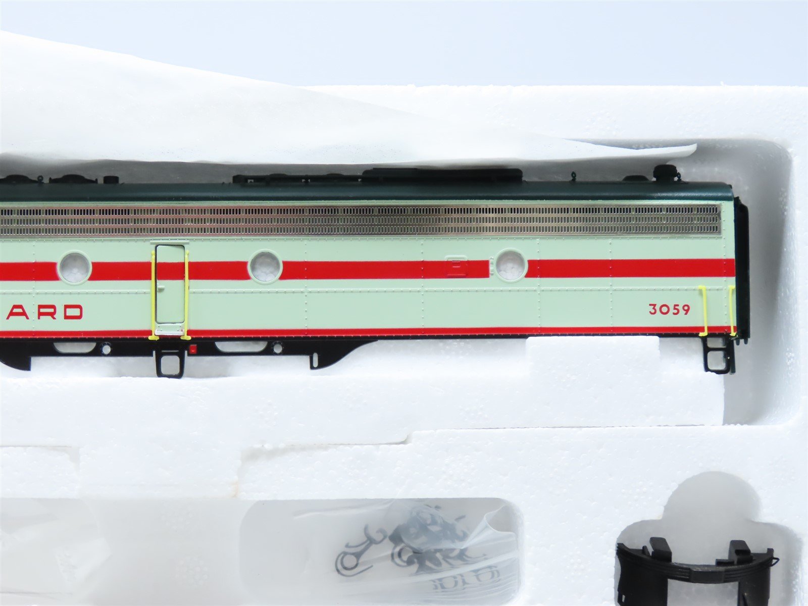 HO Scale Proto 2000 21010 SAL Seaboard Air Line EMD E8/9A Diesel #3059