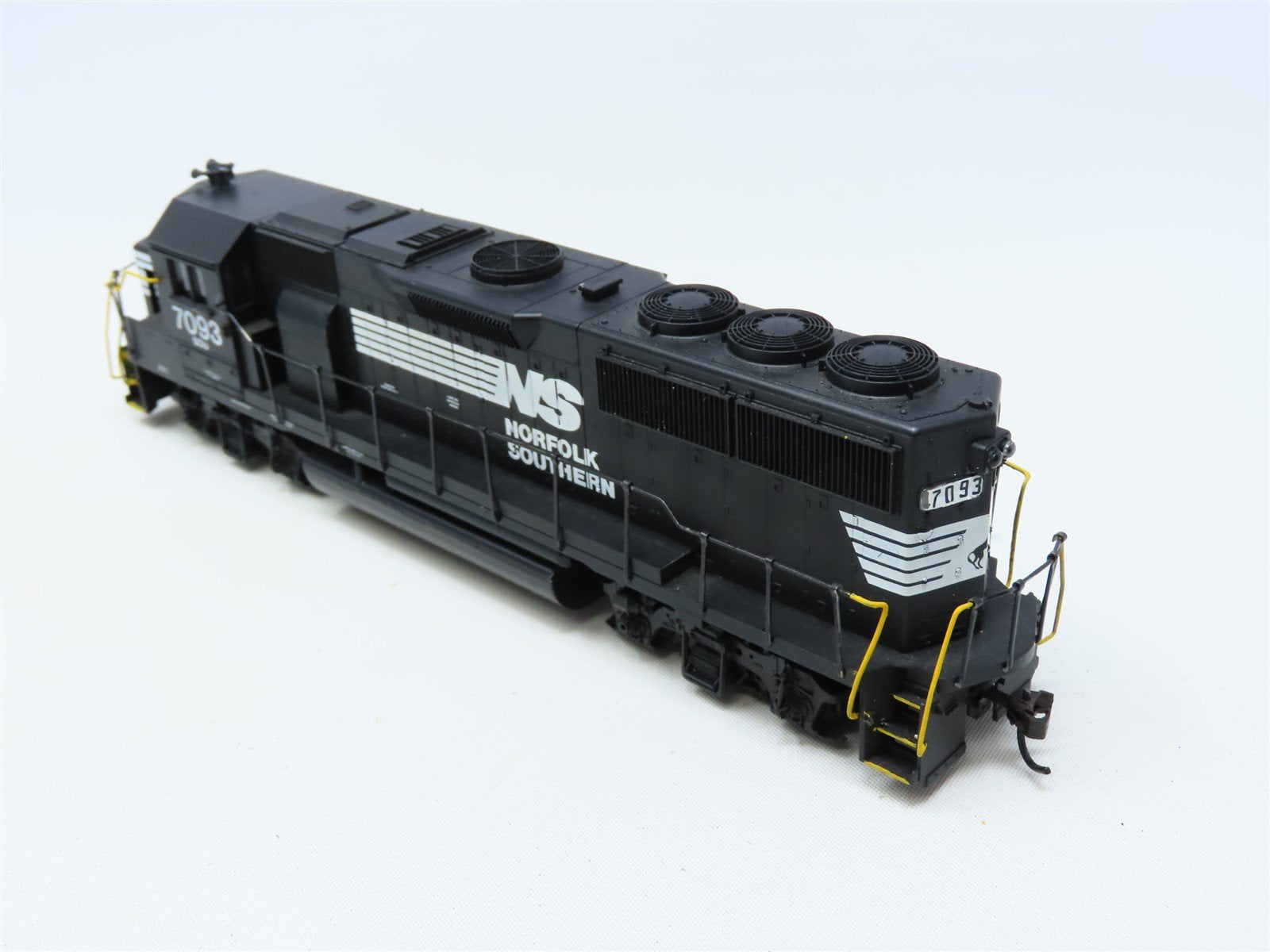 HO Scale Athearn NS Norfolk Southern EMD GP50 Diesel #7093 - Unpowered