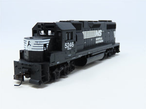 HO Scale Athearn NS Norfolk Southern EMD GP38-2 Diesel #5246 - Unpowered