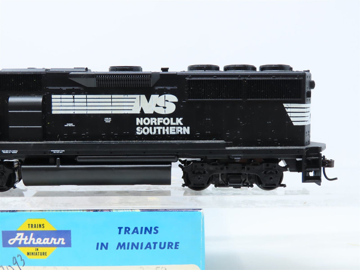 HO Scale Athearn NS Norfolk Southern EMD GP50 Diesel #7093 - Unpowered