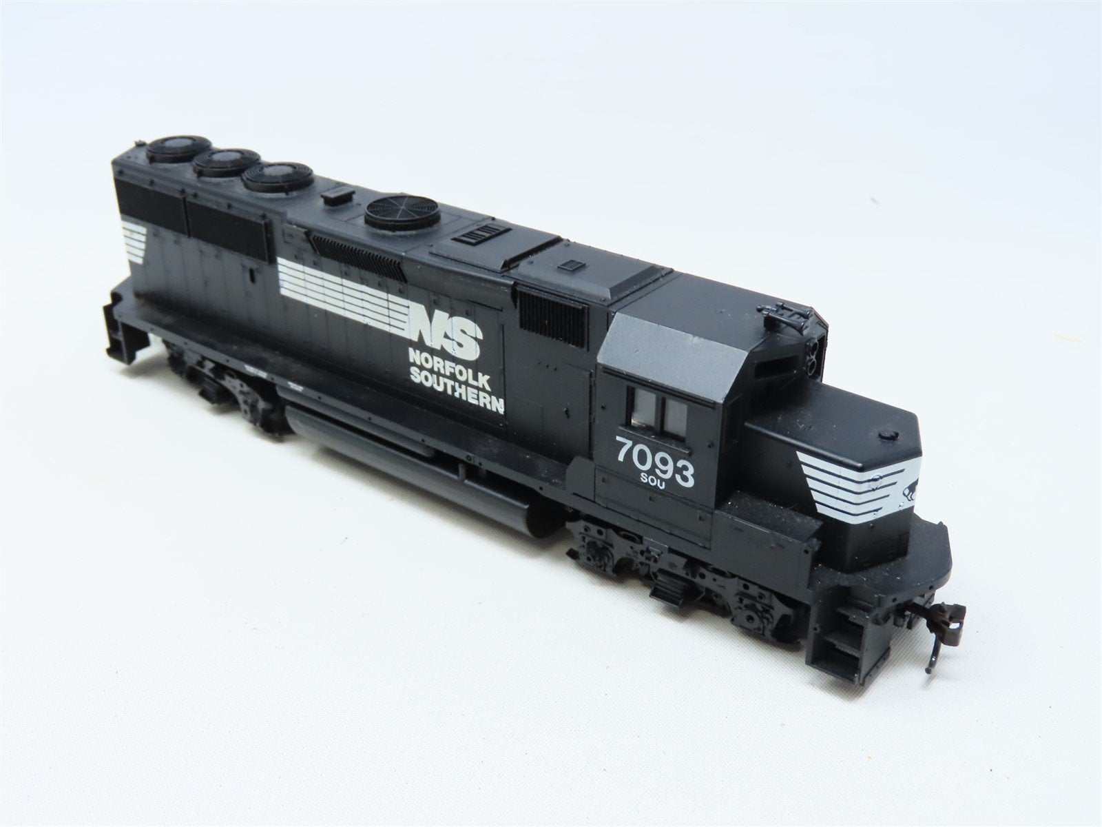 HO Scale Athearn NS Norfolk Southern EMD GP50 Diesel #7093 - Unpowered