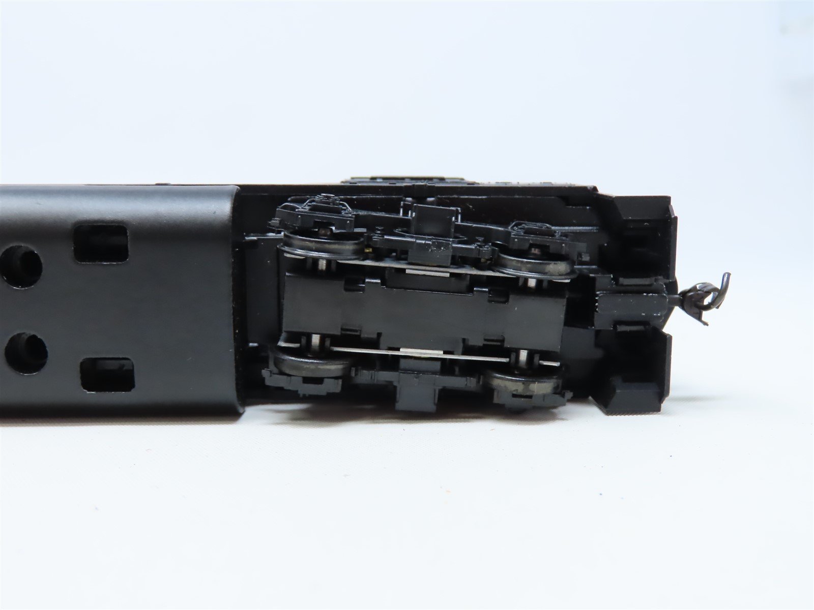 HO Scale Athearn NS Norfolk Southern EMD GP50 Diesel #7093 - Unpowered