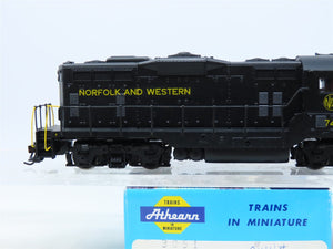 HO Scale Athearn 3051 NW Norfolk & Western EMD GP9 Diesel #745 - Custom