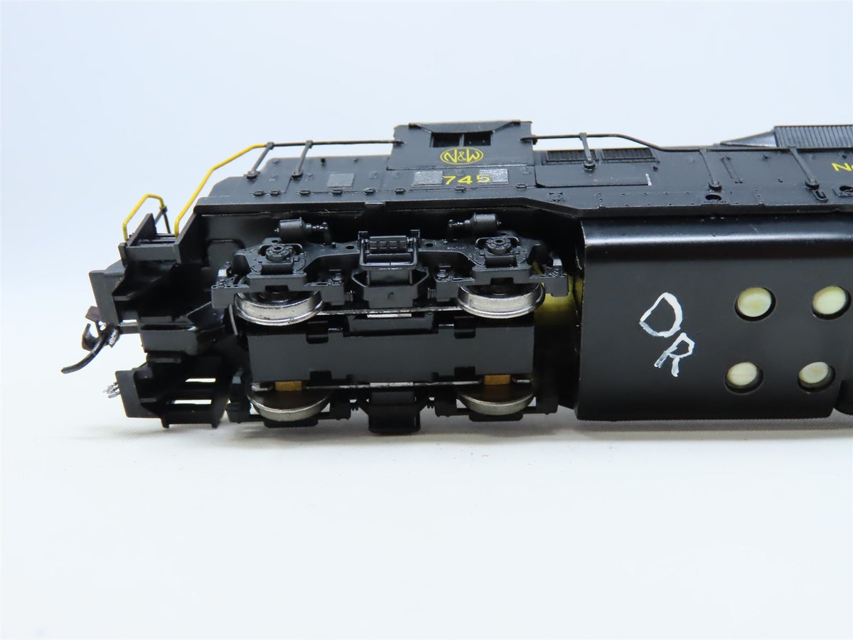 HO Scale Athearn 3051 NW Norfolk &amp; Western EMD GP9 Diesel #745 - Custom