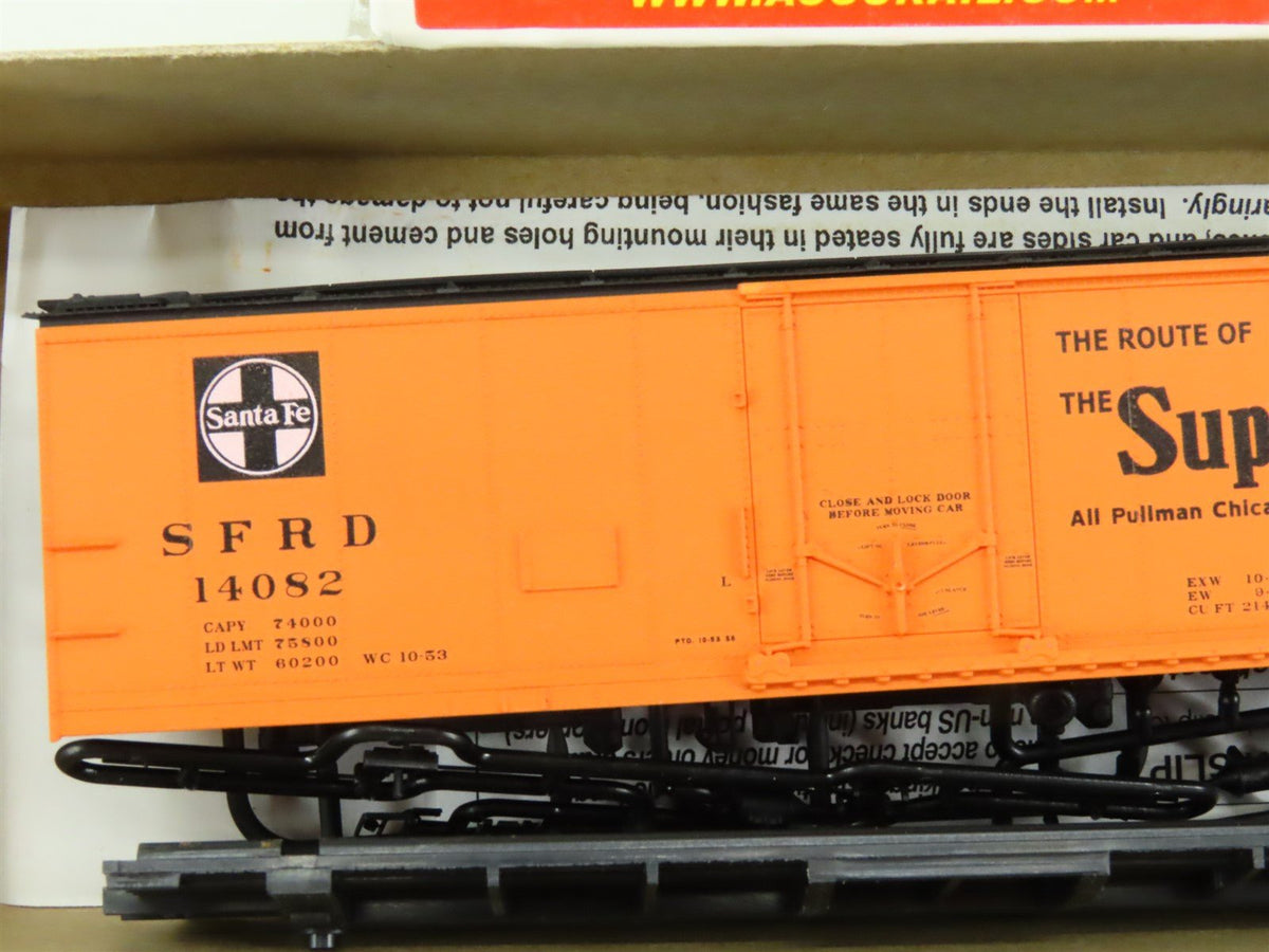 HO Scale Accurail Kit #8501 SFRD Santa Fe Super Chief 40&#39; Steel Reefer #14082