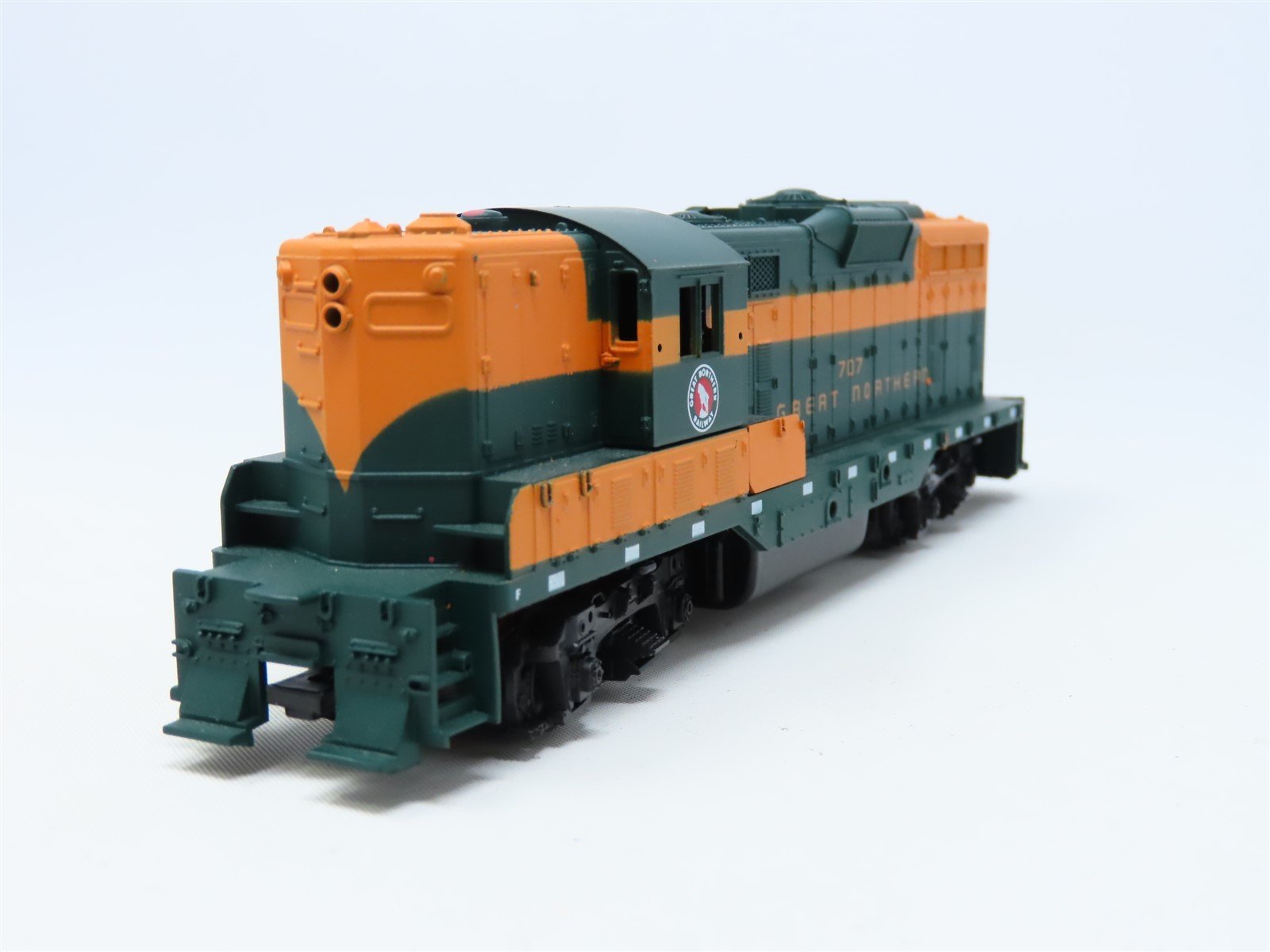 HO Scale Athearn GN Great Northern EMD GP9 Diesel Locomotive #707 - Unpowered