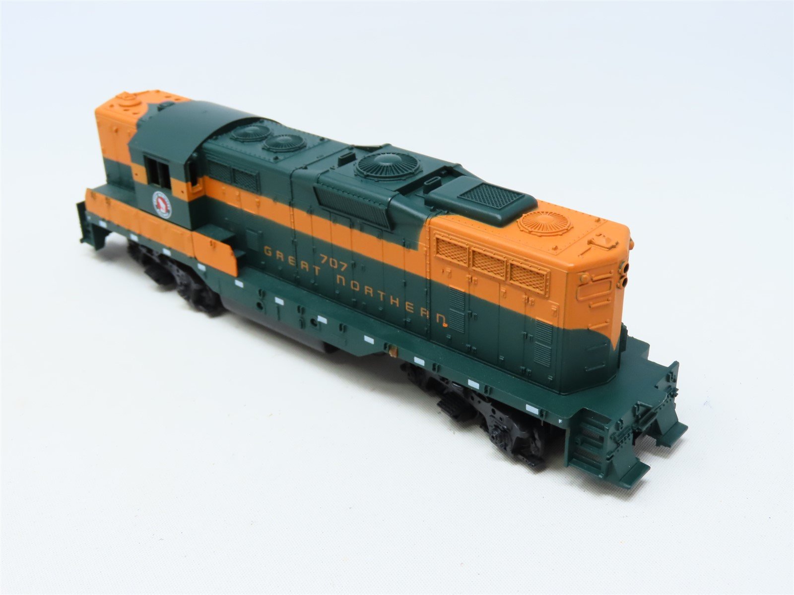 HO Scale Athearn GN Great Northern EMD GP9 Diesel Locomotive #707 - Unpowered
