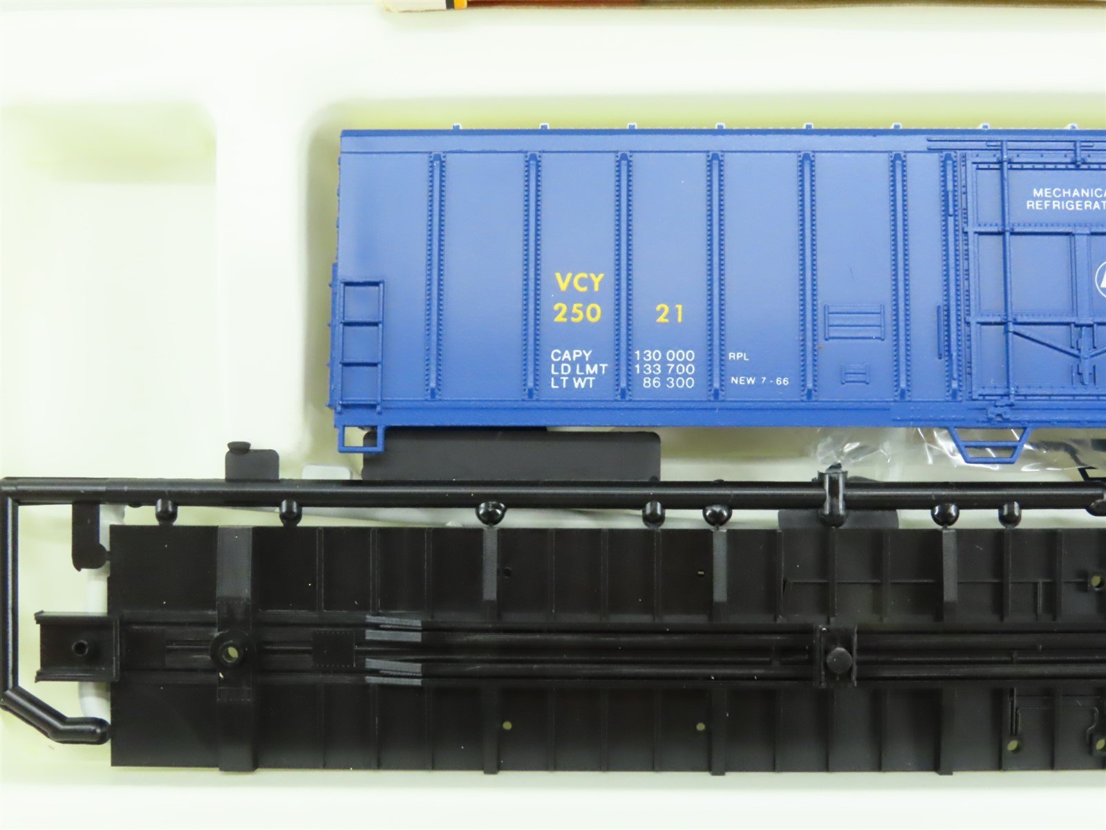 HO Con-Cor Kit #0001-009805-1 VCY Golden West Service Mechanical Reefer #25021