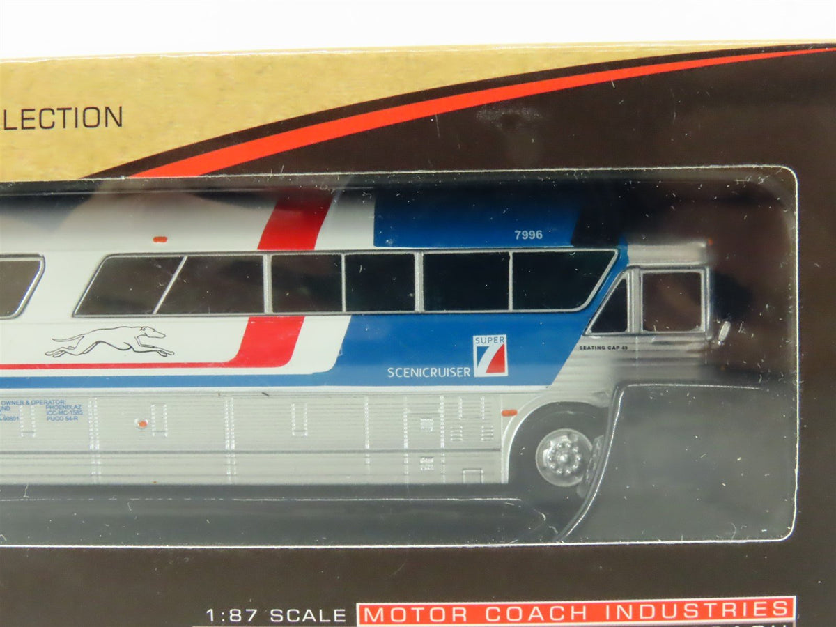 HO Scale Iconic Replica Limited Edition #87-0322 MCI MC-7 Greyhound Coach Bus