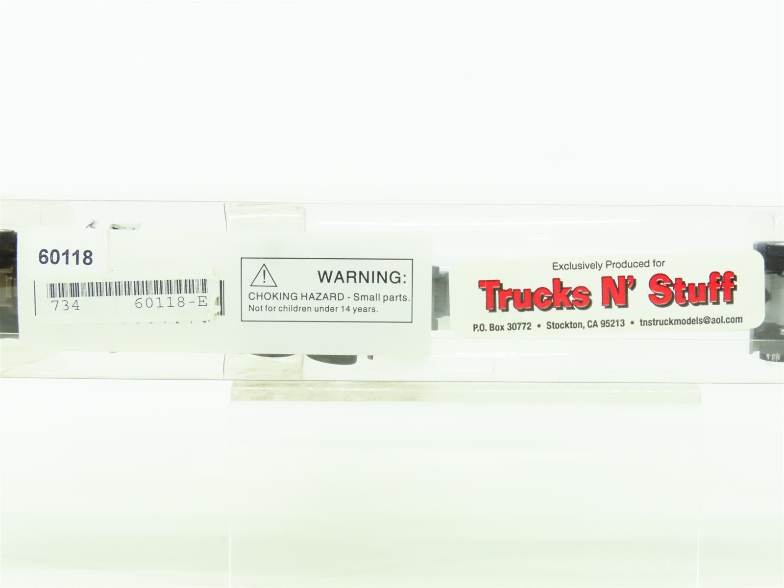 HO 1/87 Scale Trucks N' Stuff #60118 Cryo Tanker Truck - Red/White