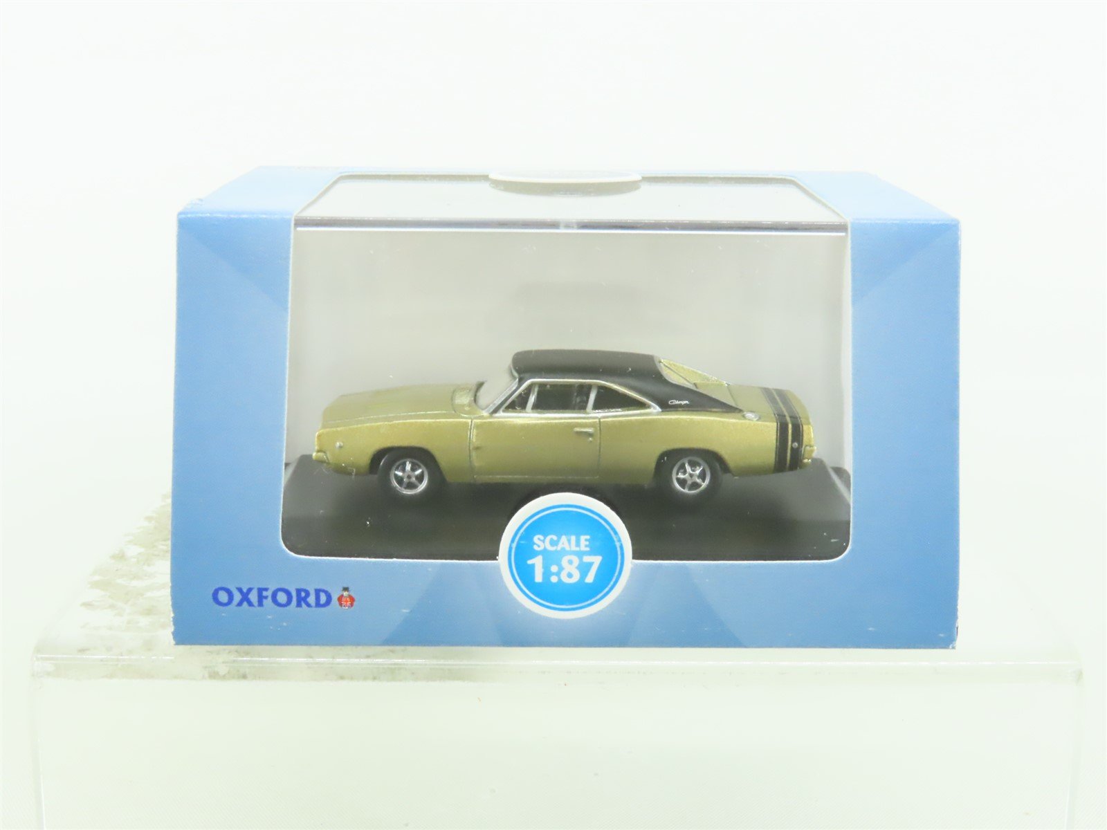 HO 1/87 Scale Oxford #87DC68002 1968 Dodge Charger - Gold/Black
