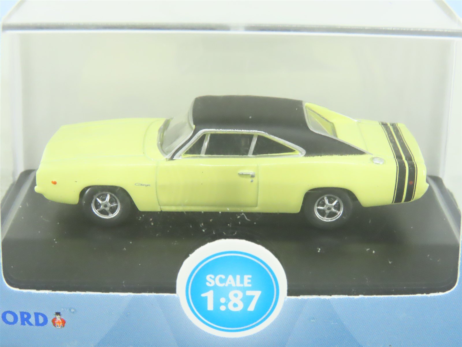 HO 1/87 Scale Oxford #87DC68004 1968 Dodge Charger - Yellow/Black