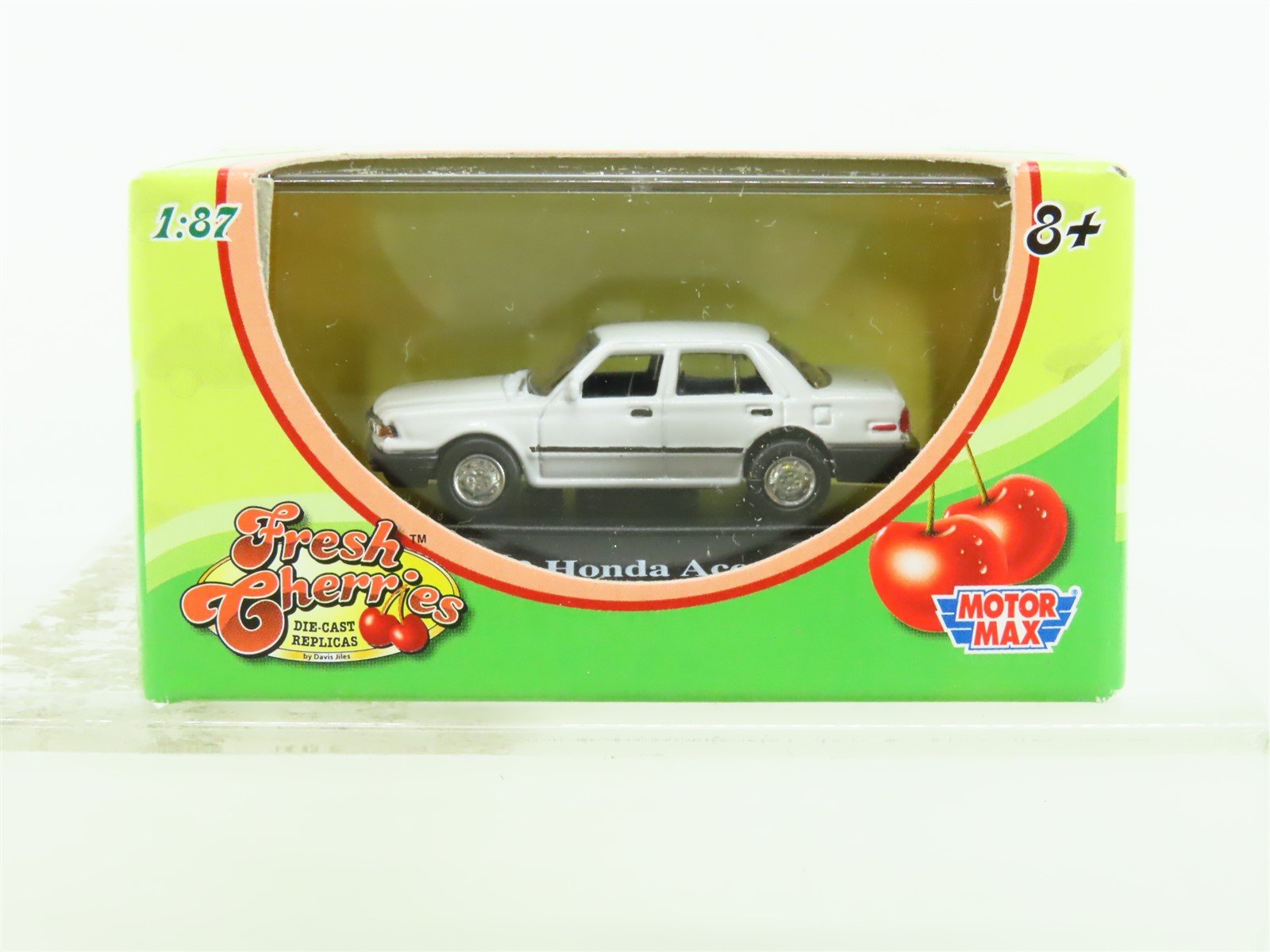 HO 1/87 Scale Motor Max Fresh Cherries #73950FC 1982 Honda Accord - White
