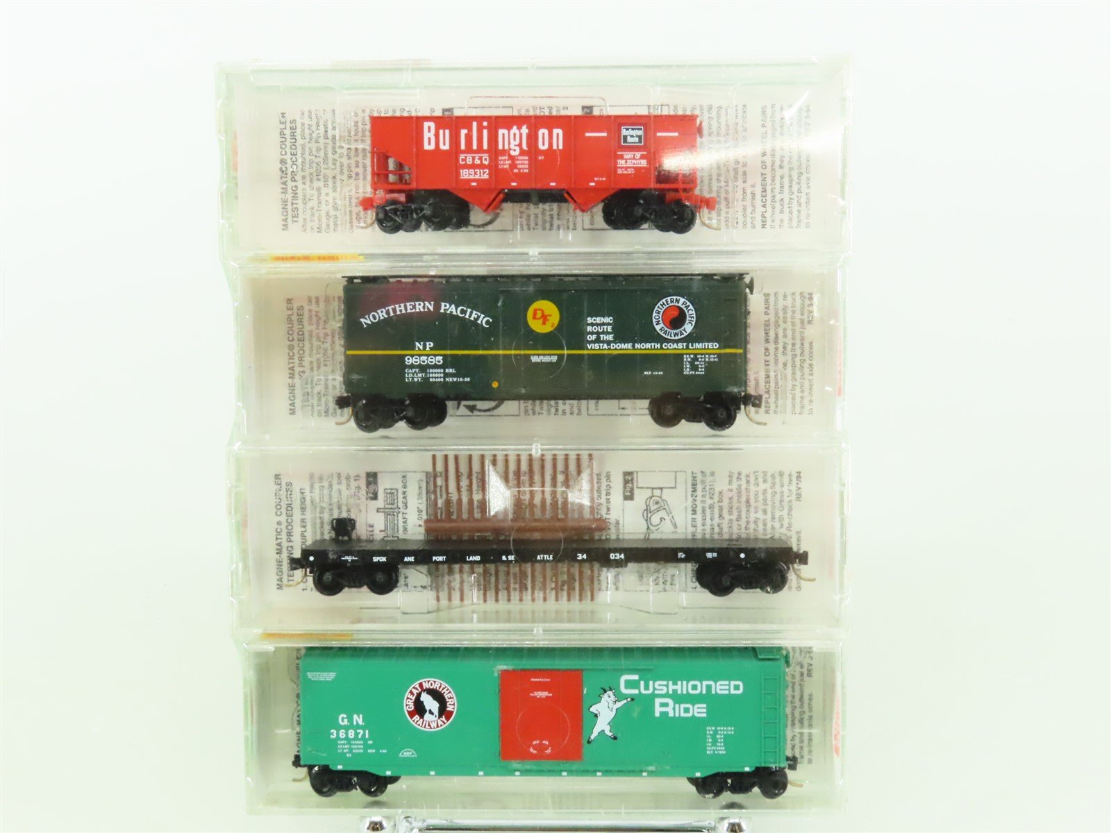 N Micro-Trains MTL #21212 SP&S, GN, NP, CB&Q "Fallen Flags" Freight Cars 4-Pack