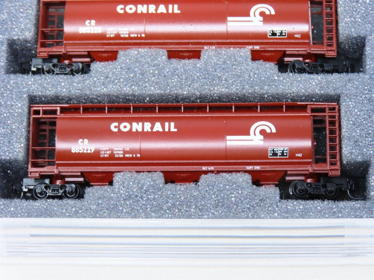 Z Scale FULL THROTTLE WDW1024 CR Conrail 51&#39; 3-Bay Cylindrical Hopper - Set #2