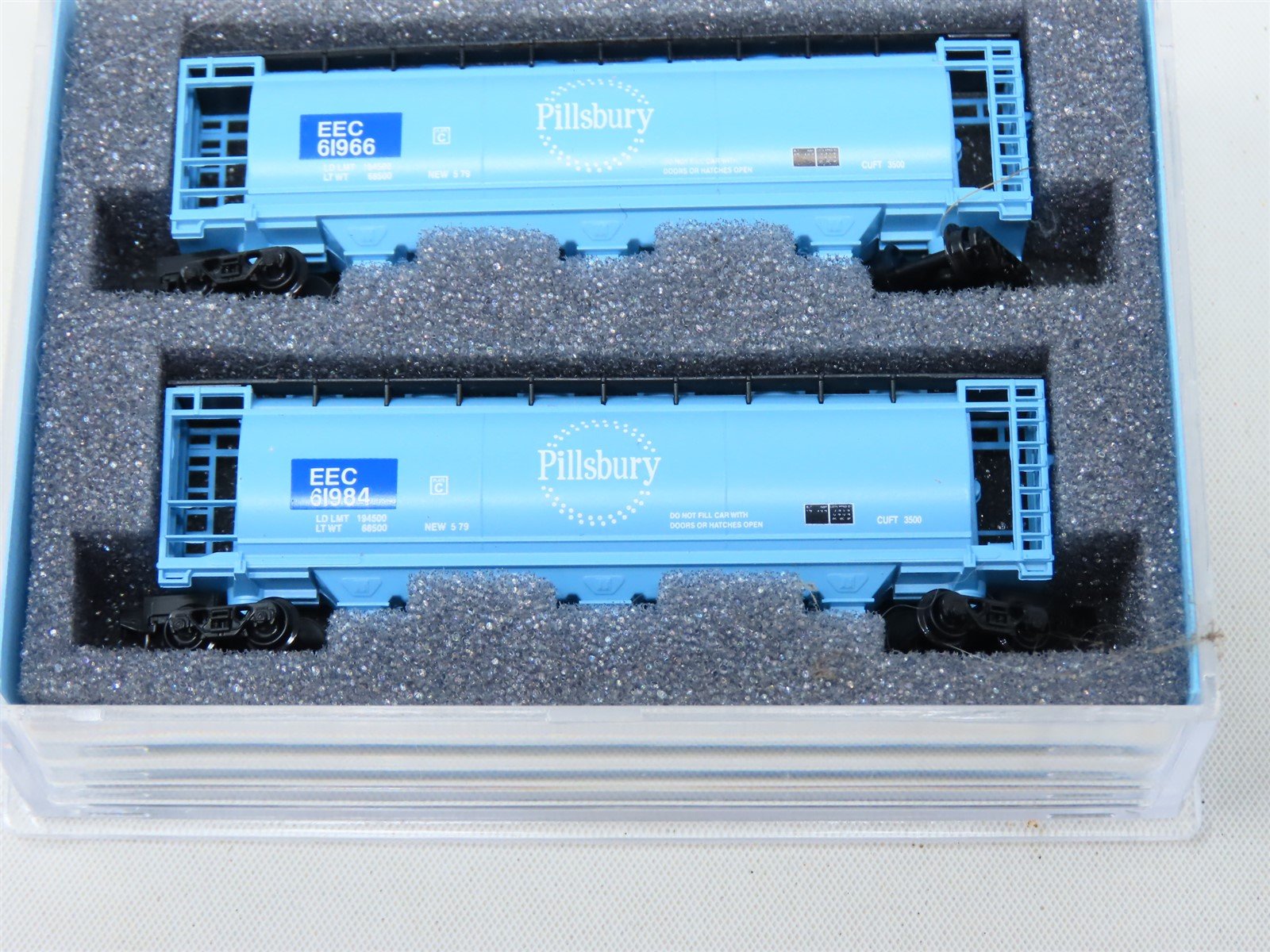 Z FULL THROTTLE #WDW1021 EEC Pillsbury 51' 3-Bay Cylindrical Hopper - Set #3