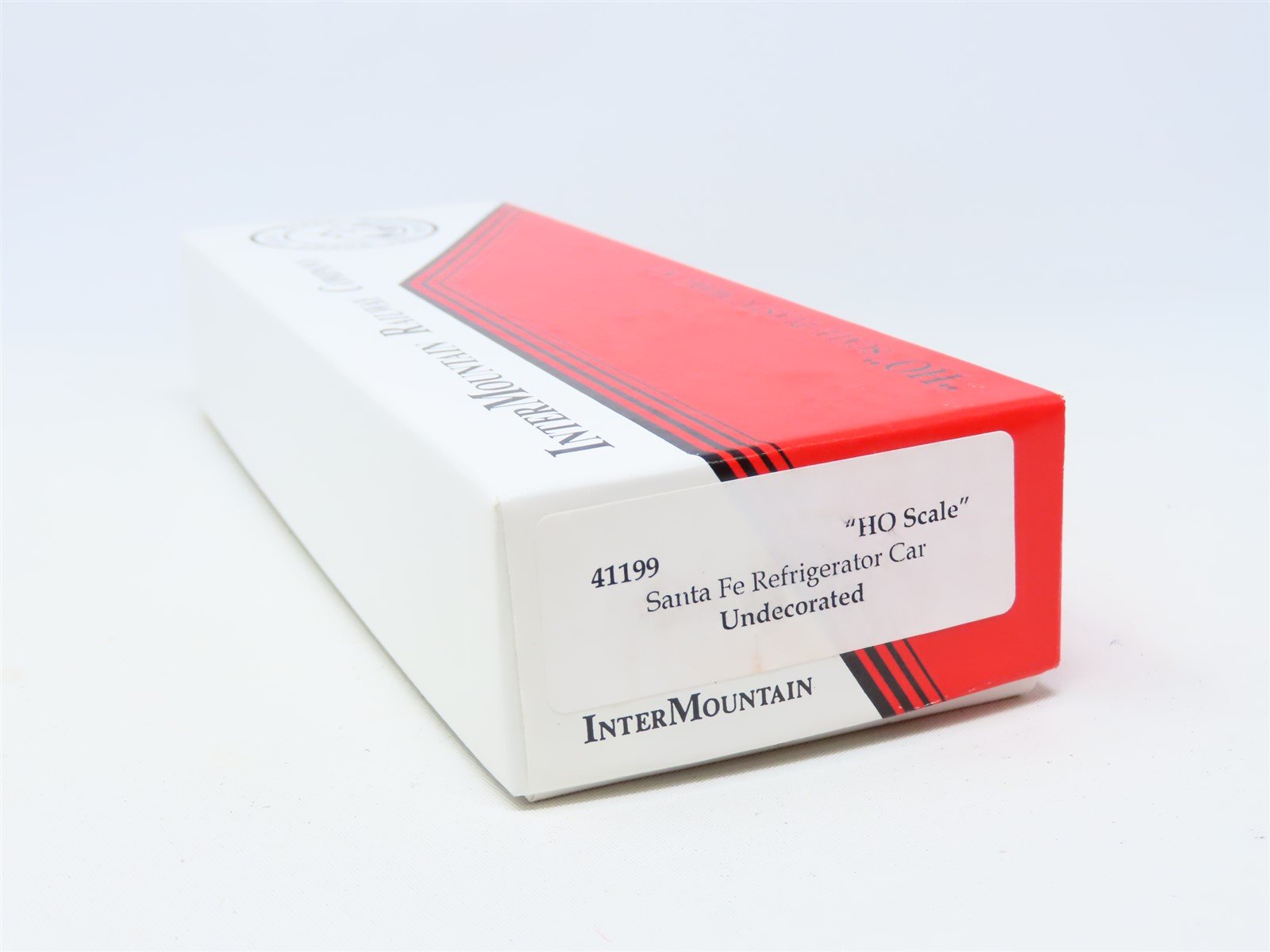 HO Scale InterMountain Kit #41199 Undecorated ATSF Santa Fe Refrigerator Car