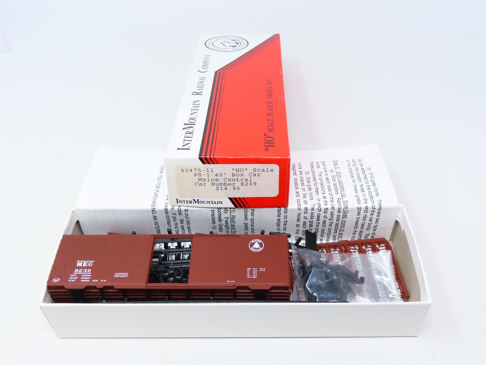 HO Scale InterMountain Kit #40475-11 MEC Maine Central 40' PS-1 Box Car #8239