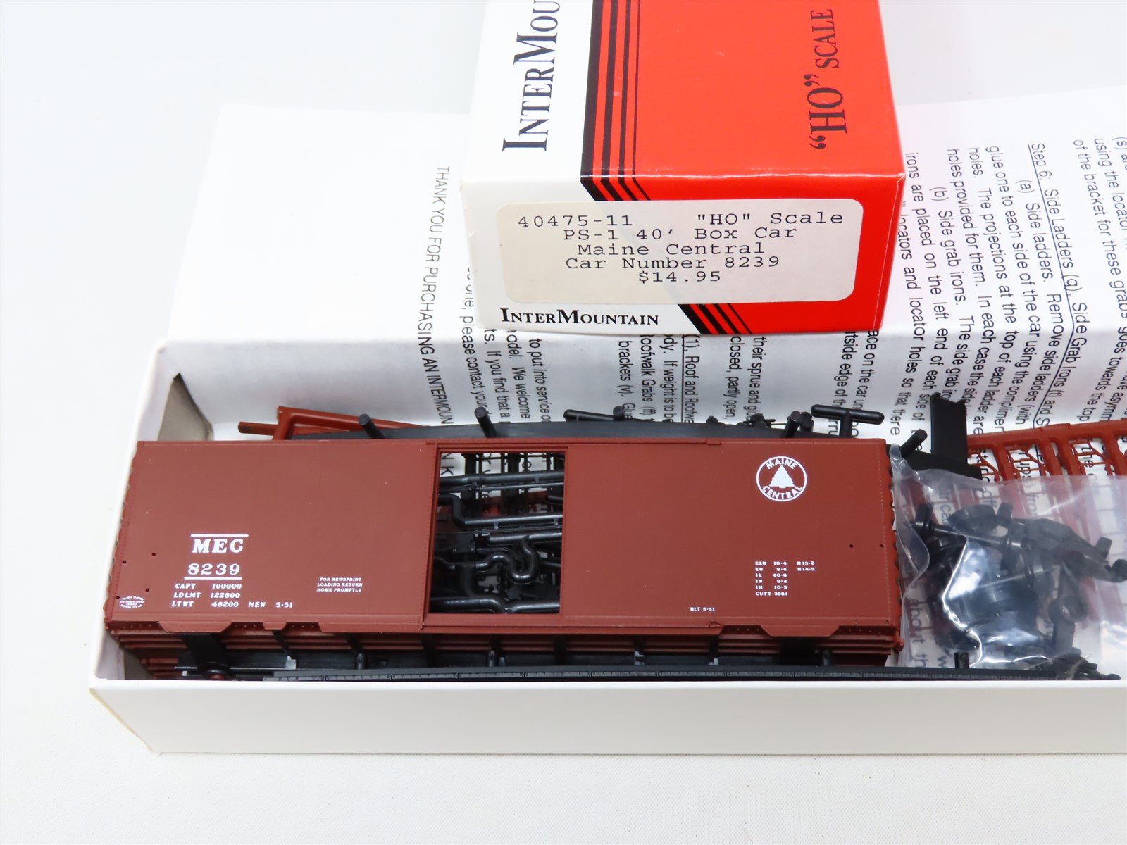 HO Scale InterMountain Kit #40475-11 MEC Maine Central 40' PS-1 Box Car #8239