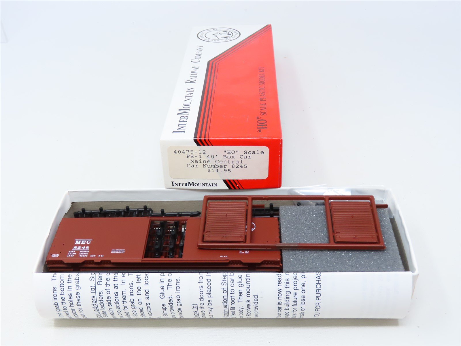 HO Scale InterMountain Kit #40475-12 MEC Maine Central 40' PS-1 Box Car #8245
