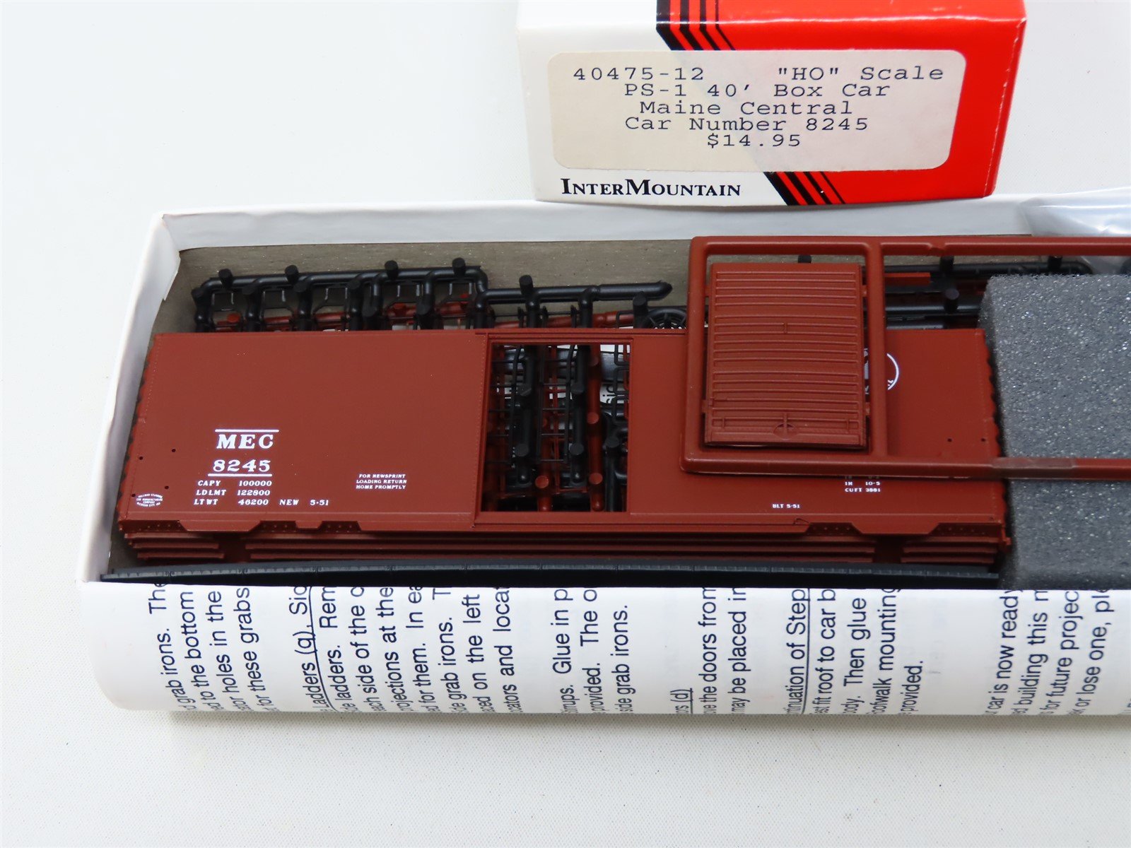 HO Scale InterMountain Kit #40475-12 MEC Maine Central 40' PS-1 Box Car #8245