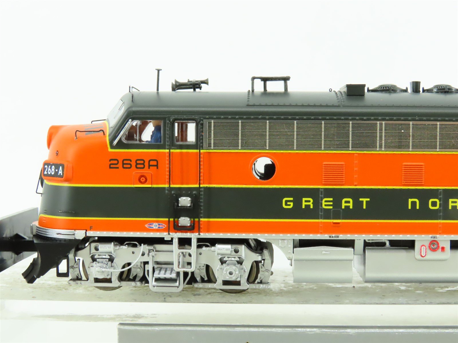 HO Scale Proto 2000 920-40590 GN Great Northern EMD F7A Diesel