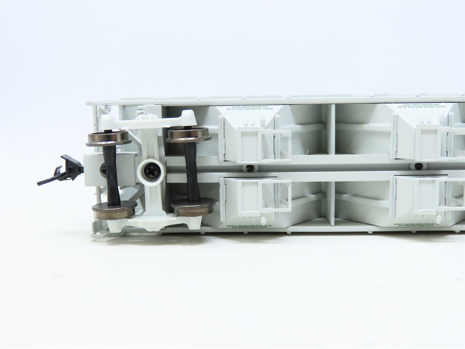 HO Walthers Gold Line #932-7972 SOU Southern Railway 3-Bay Covered Hopper #94646