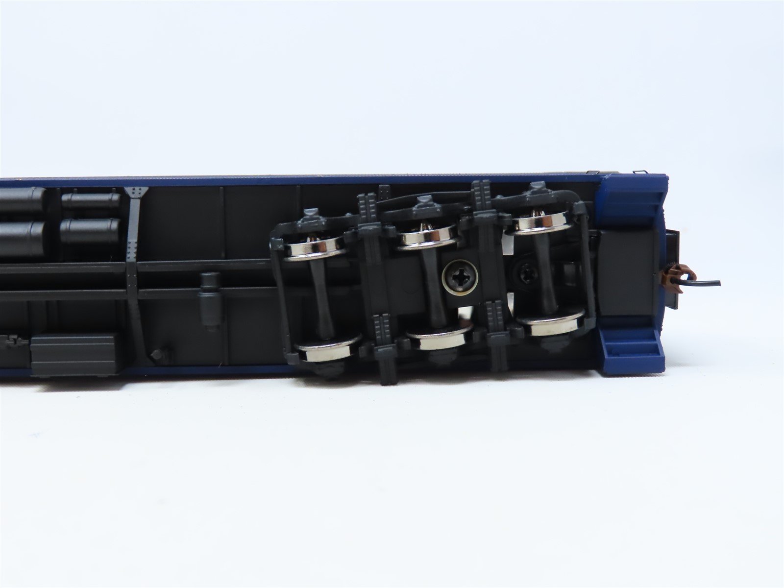 HO Walthers 932-10217 L&N Louisville & Nashville Pullman Passenger 