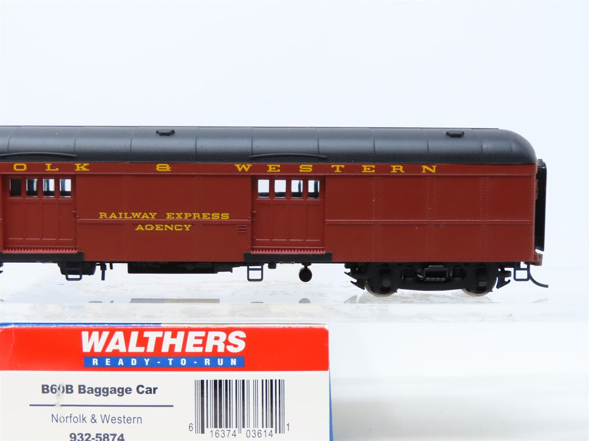 HO Scale Walthers #932-5874 N&amp;W Norfolk &amp; Western B60B Baggage Passenger Car