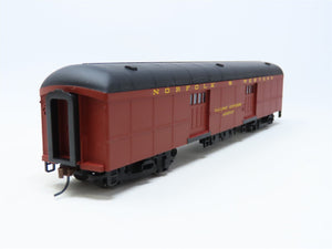 HO Scale Walthers #932-5874 N&W Norfolk & Western B60B Baggage Passenger Car