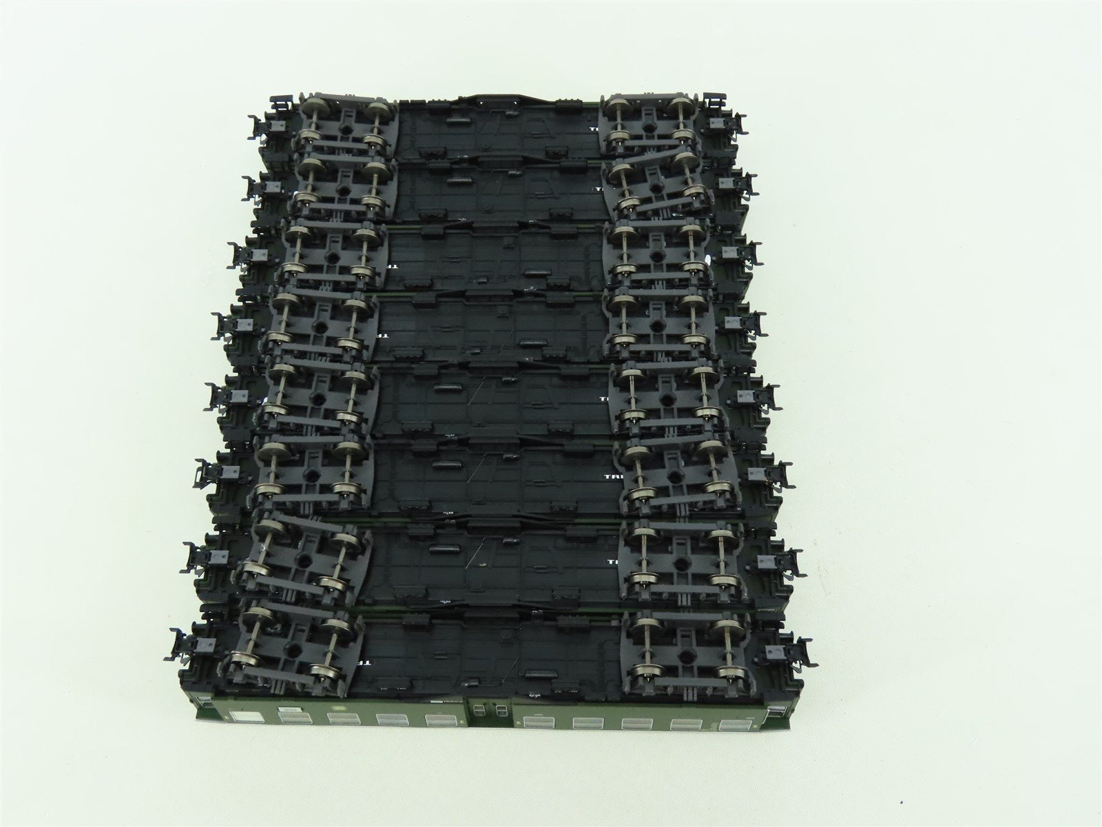 HO Scale Trix 23437 DB German Federal Era III Coach Passenger Cars 8-Pack