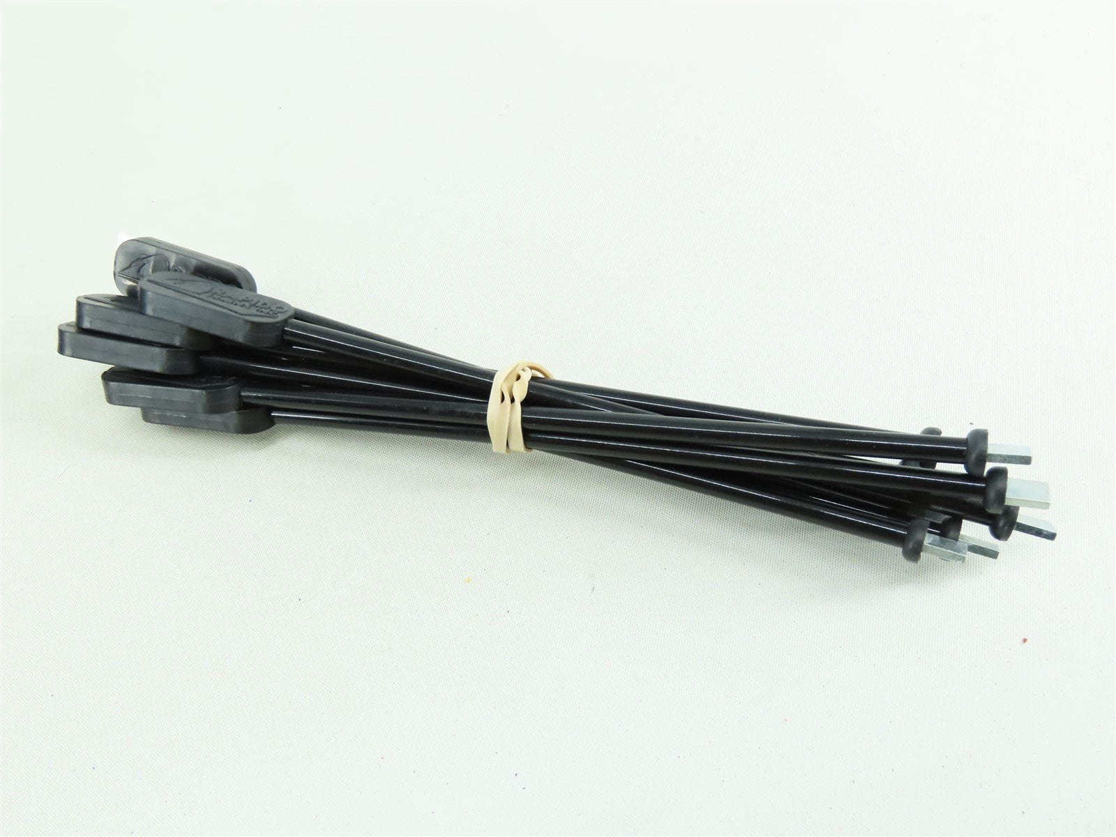 HO Scale Trix 23437 DB German Federal Era III Coach Passenger Cars 8-Pack