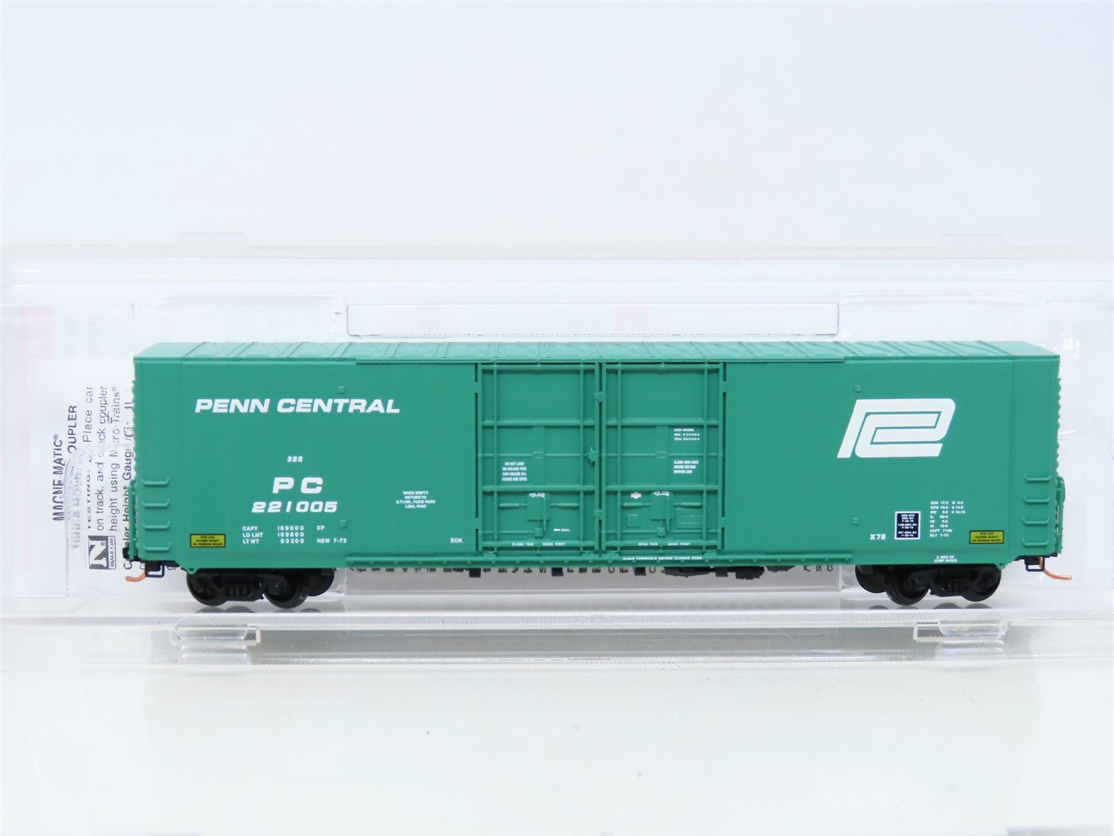 N Scale Micro-Trains MTL 102 00 090 PC Penn Central 60' Plug Door Boxcar #221005